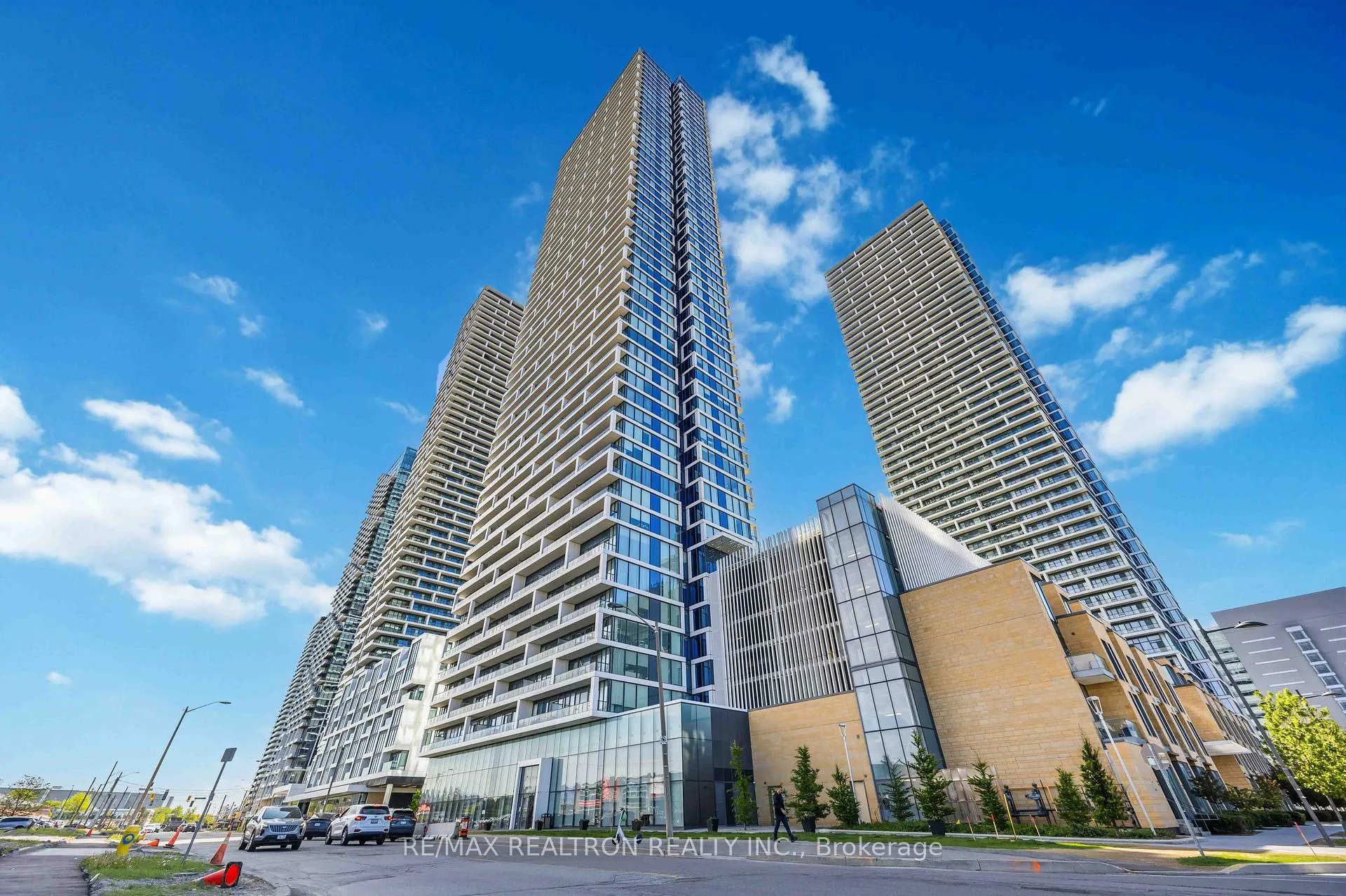 Photo 1 of Unit 903, 898 portage Parkway, Vaughan, Vaughan Corporate Centre — HOMEH