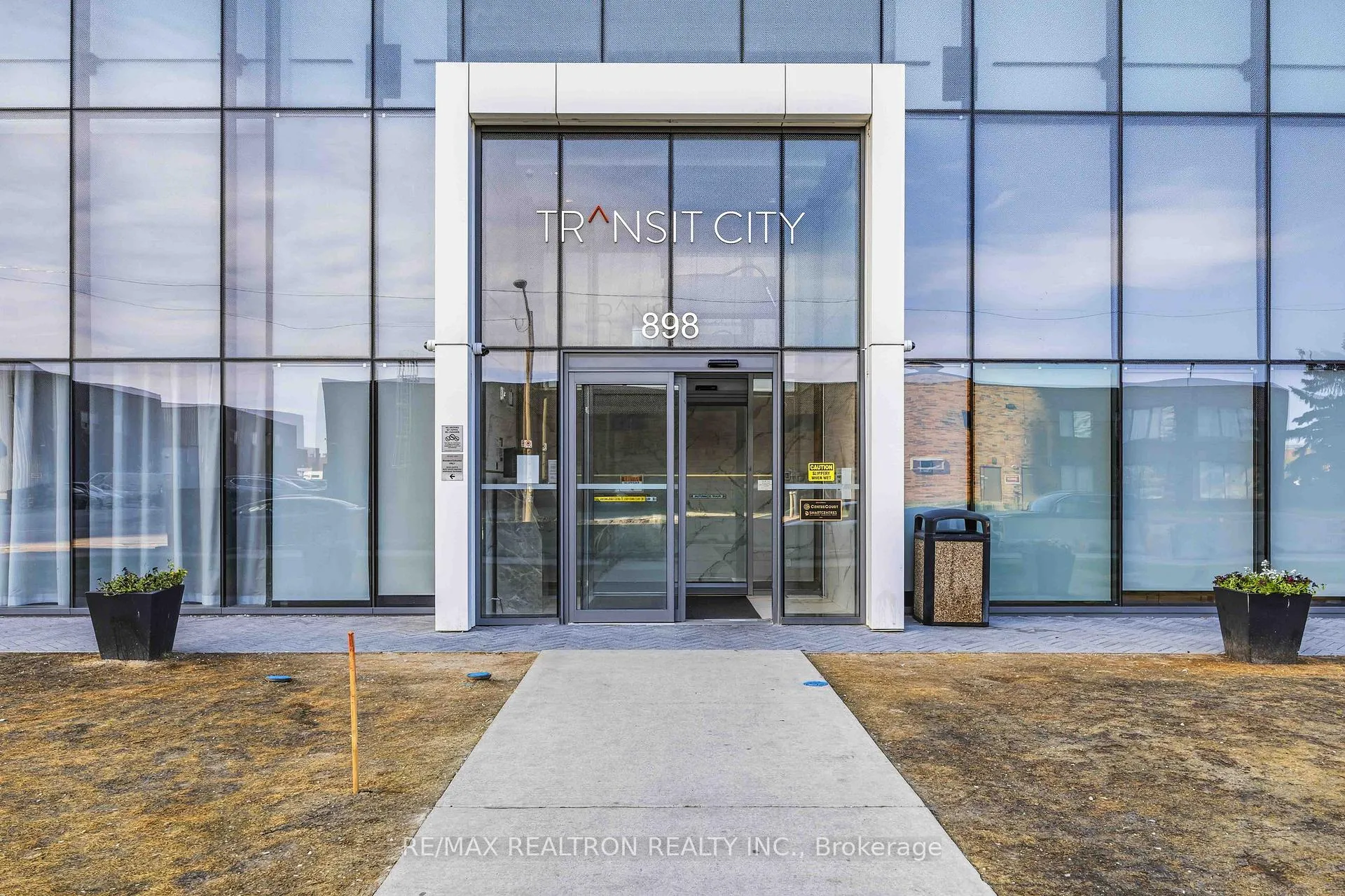 Photo 2 of Unit 903, 898 portage Parkway, Vaughan, Vaughan Corporate Centre — HOMEH