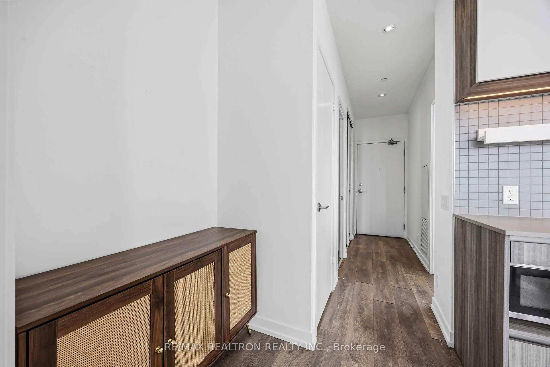 Photo 6 of Unit 903, 898 portage Parkway, Vaughan, Vaughan Corporate Centre — HOMEH