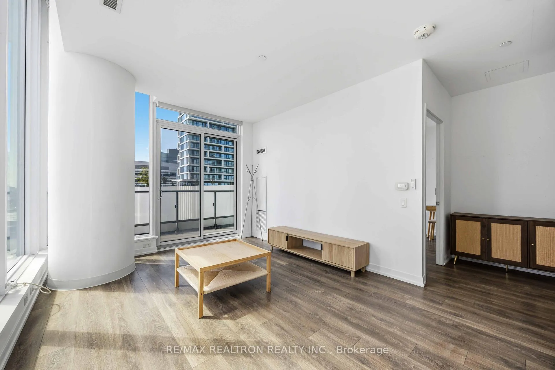 Photo 9 of Unit 903, 898 portage Parkway, Vaughan, Vaughan Corporate Centre — HOMEH