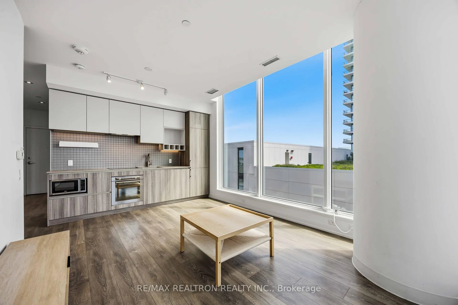 Photo 10 of Unit 903, 898 portage Parkway, Vaughan, Vaughan Corporate Centre — HOMEH