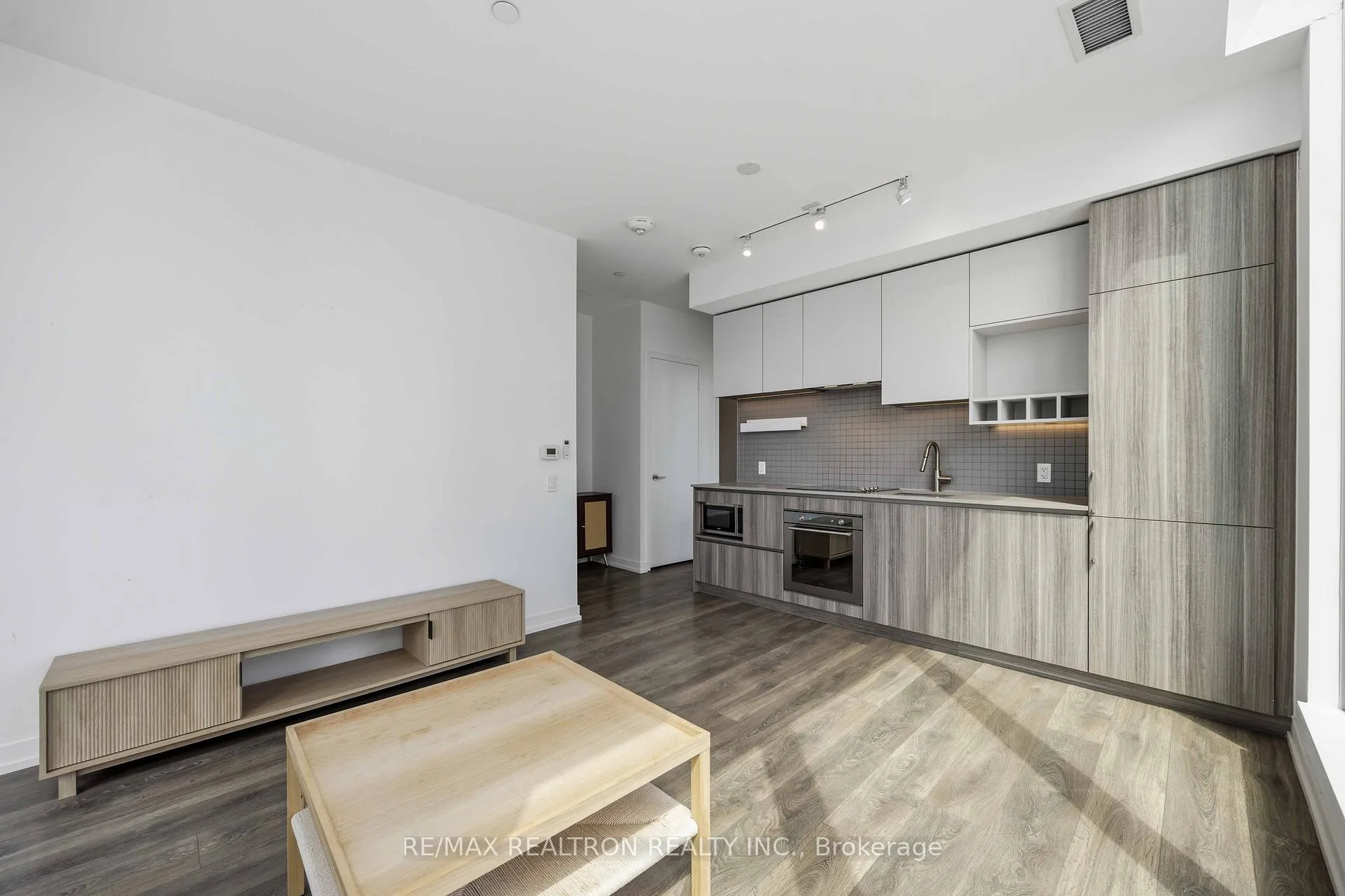 Photo 11 of Unit 903, 898 portage Parkway, Vaughan, Vaughan Corporate Centre — HOMEH