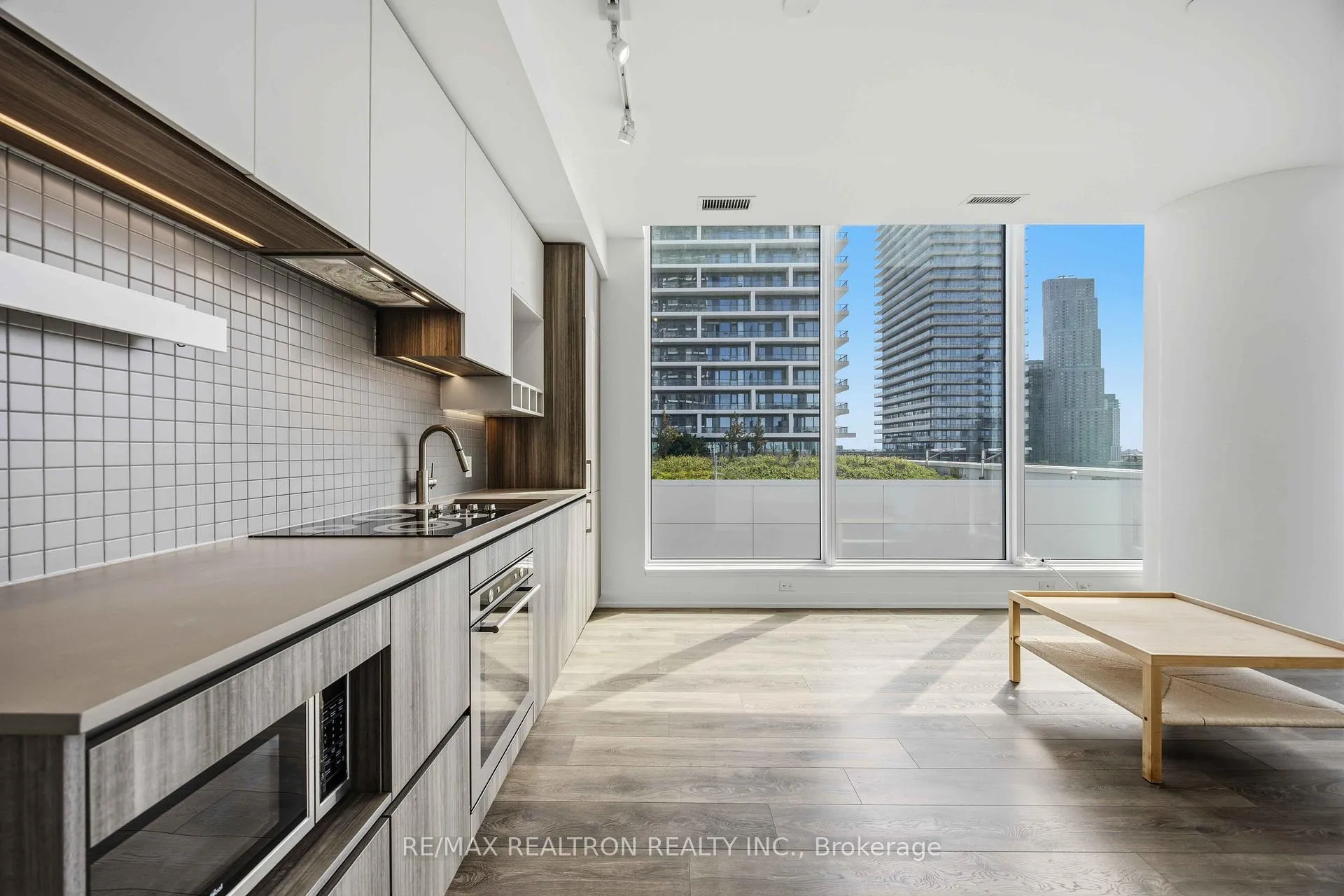 Photo 14 of Unit 903, 898 portage Parkway, Vaughan, Vaughan Corporate Centre — HOMEH