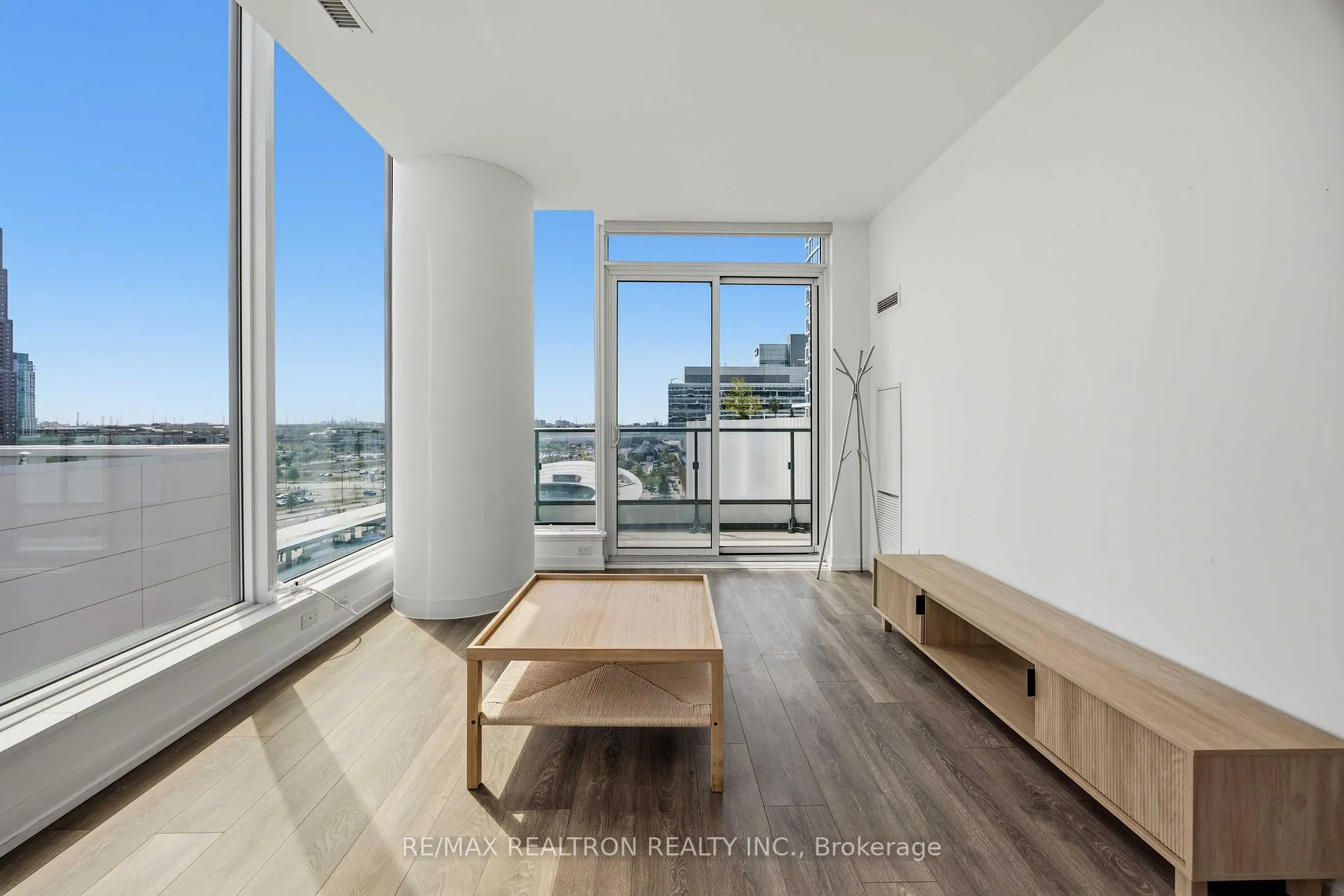 Photo 16 of Unit 903, 898 portage Parkway, Vaughan, Vaughan Corporate Centre — HOMEH