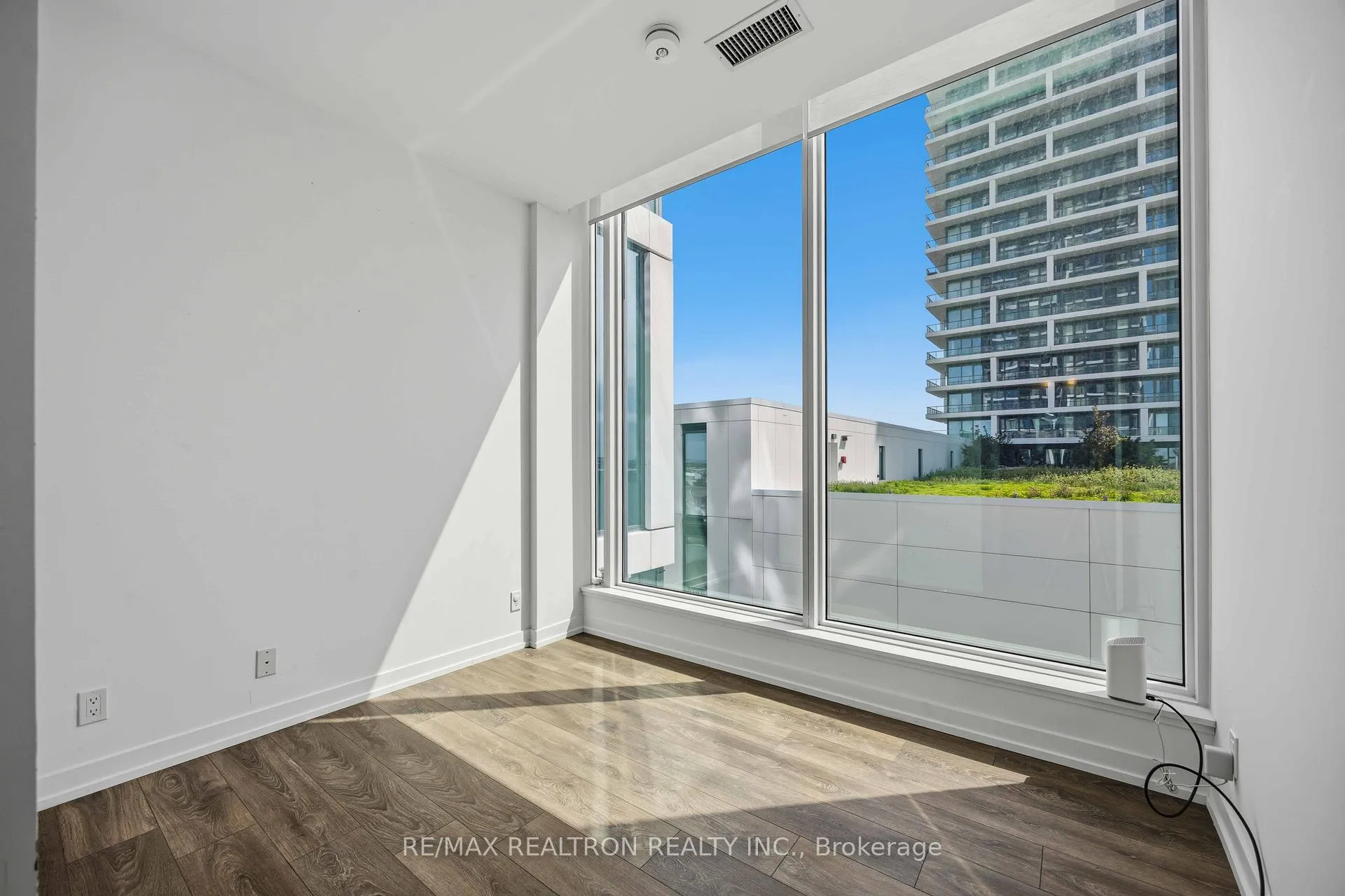 Photo 21 of Unit 903, 898 portage Parkway, Vaughan, Vaughan Corporate Centre — HOMEH