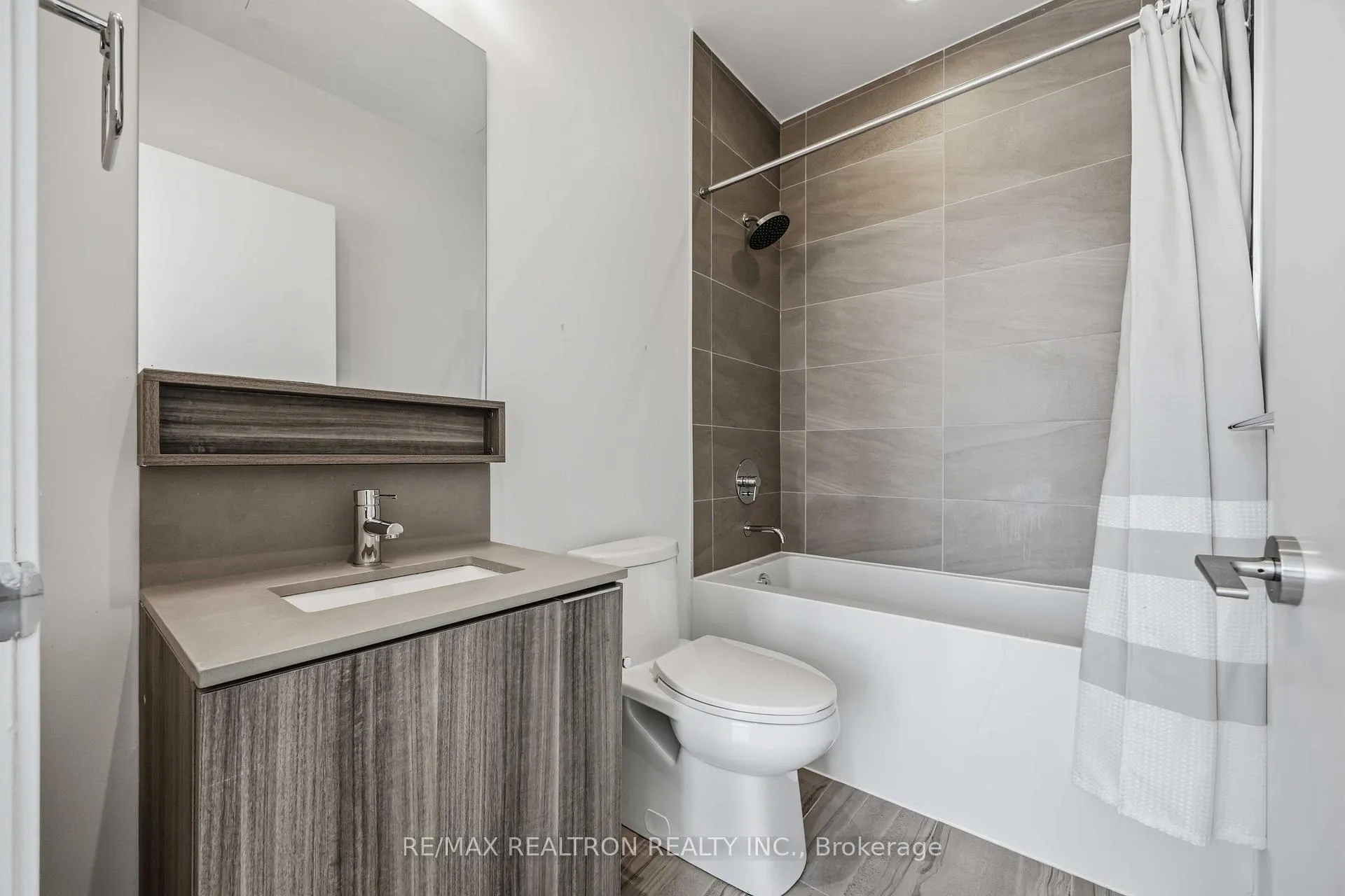 Photo 23 of Unit 903, 898 portage Parkway, Vaughan, Vaughan Corporate Centre — HOMEH