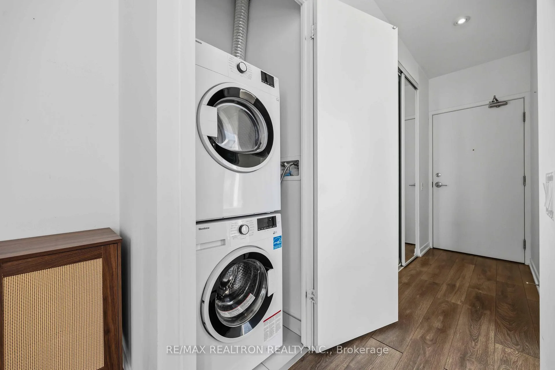 Photo 24 of Unit 903, 898 portage Parkway, Vaughan, Vaughan Corporate Centre — HOMEH