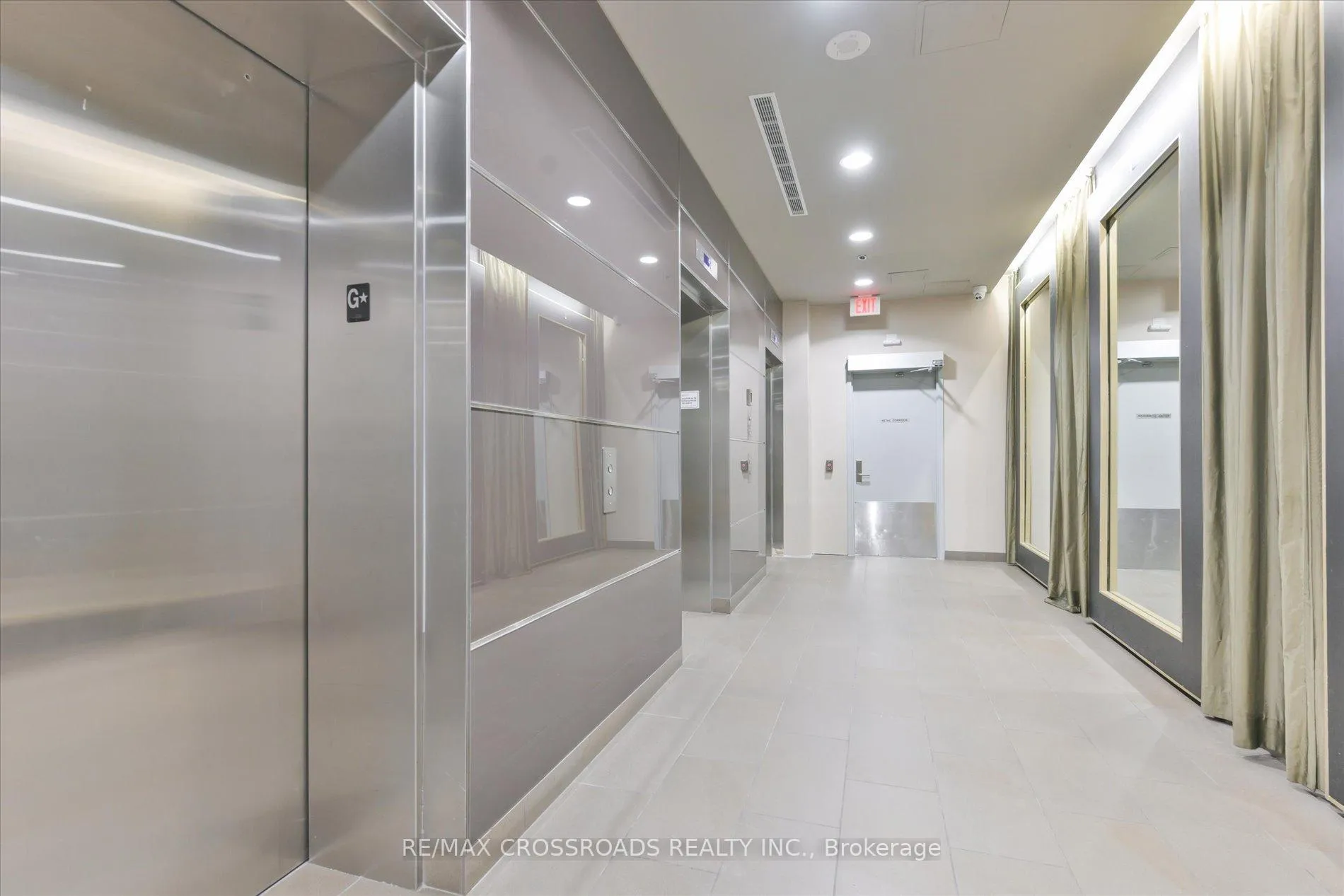 Photo 5 of Unit 706, 126 Simcoe Street, Toronto, Waterfront Communities — HOMEH
