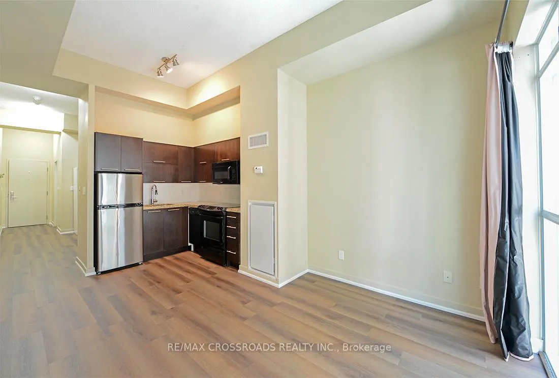 Photo 8 of Unit 706, 126 Simcoe Street, Toronto, Waterfront Communities — HOMEH