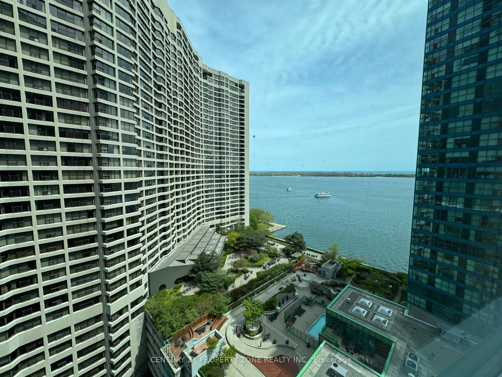 Photo 1 of Unit 2105, 77 Harbour Square, Toronto, Waterfront Communities — HOMEH