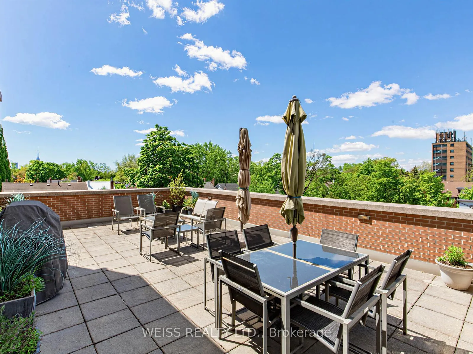 Photo 5 of Unit 506, 155 St Clair Avenue W, Toronto, Casa Loma — HOMEH