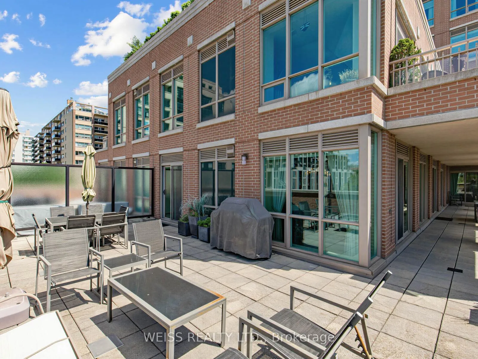 Photo 6 of Unit 506, 155 St Clair Avenue W, Toronto, Casa Loma — HOMEH