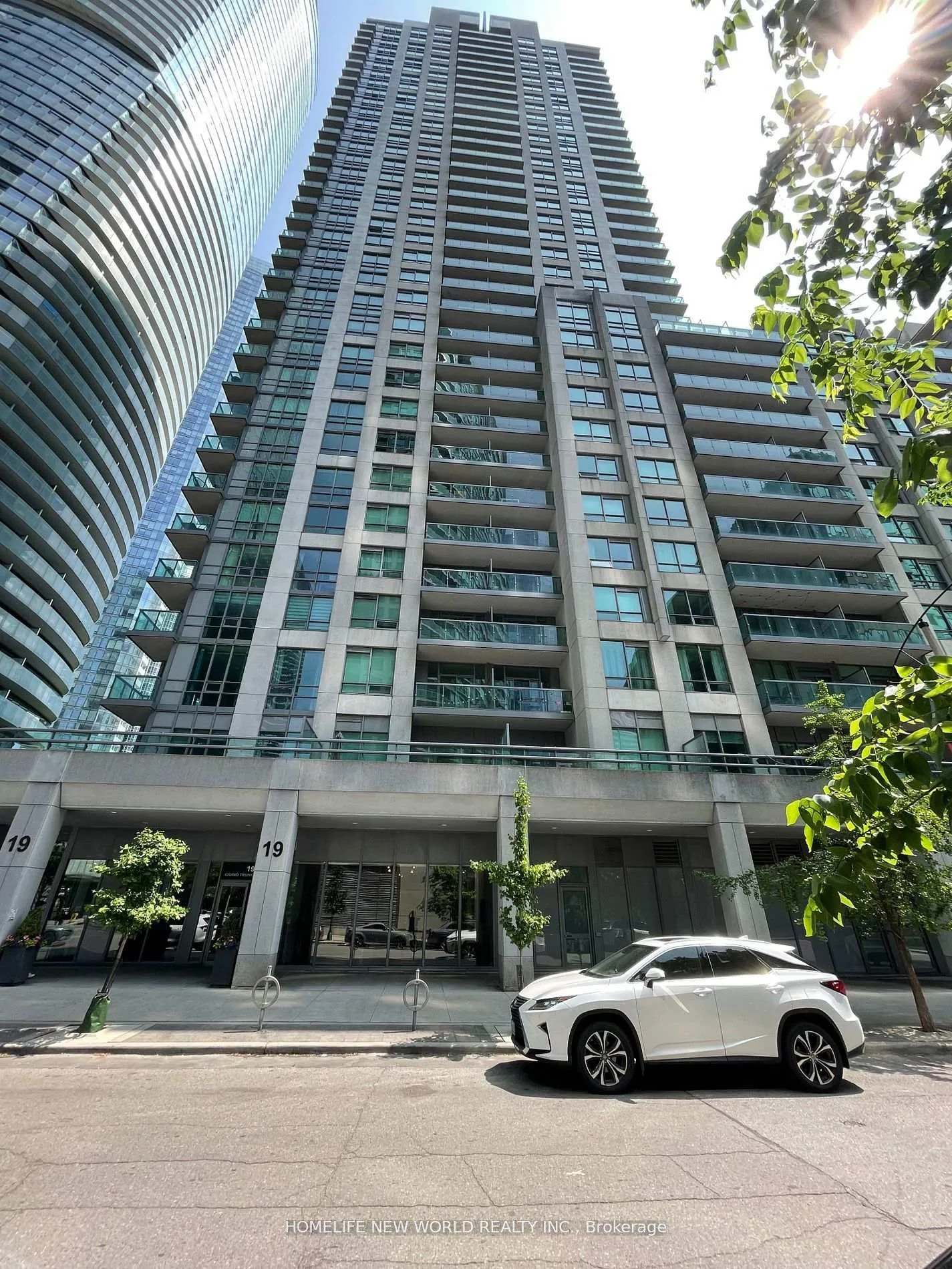 Photo 4 of Unit 2506, 19 Grand Trunk Crescent, Toronto, Waterfront Communities — HOMEH