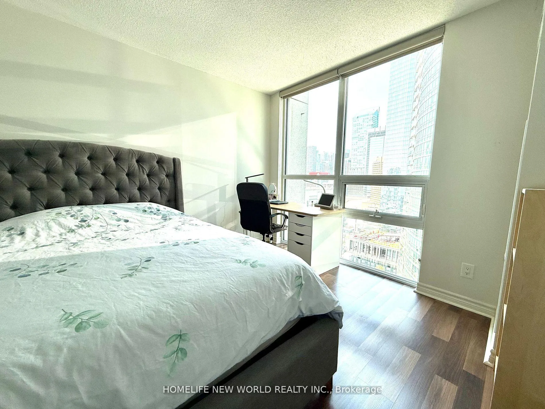 Photo 9 of Unit 2506, 19 Grand Trunk Crescent, Toronto, Waterfront Communities — HOMEH