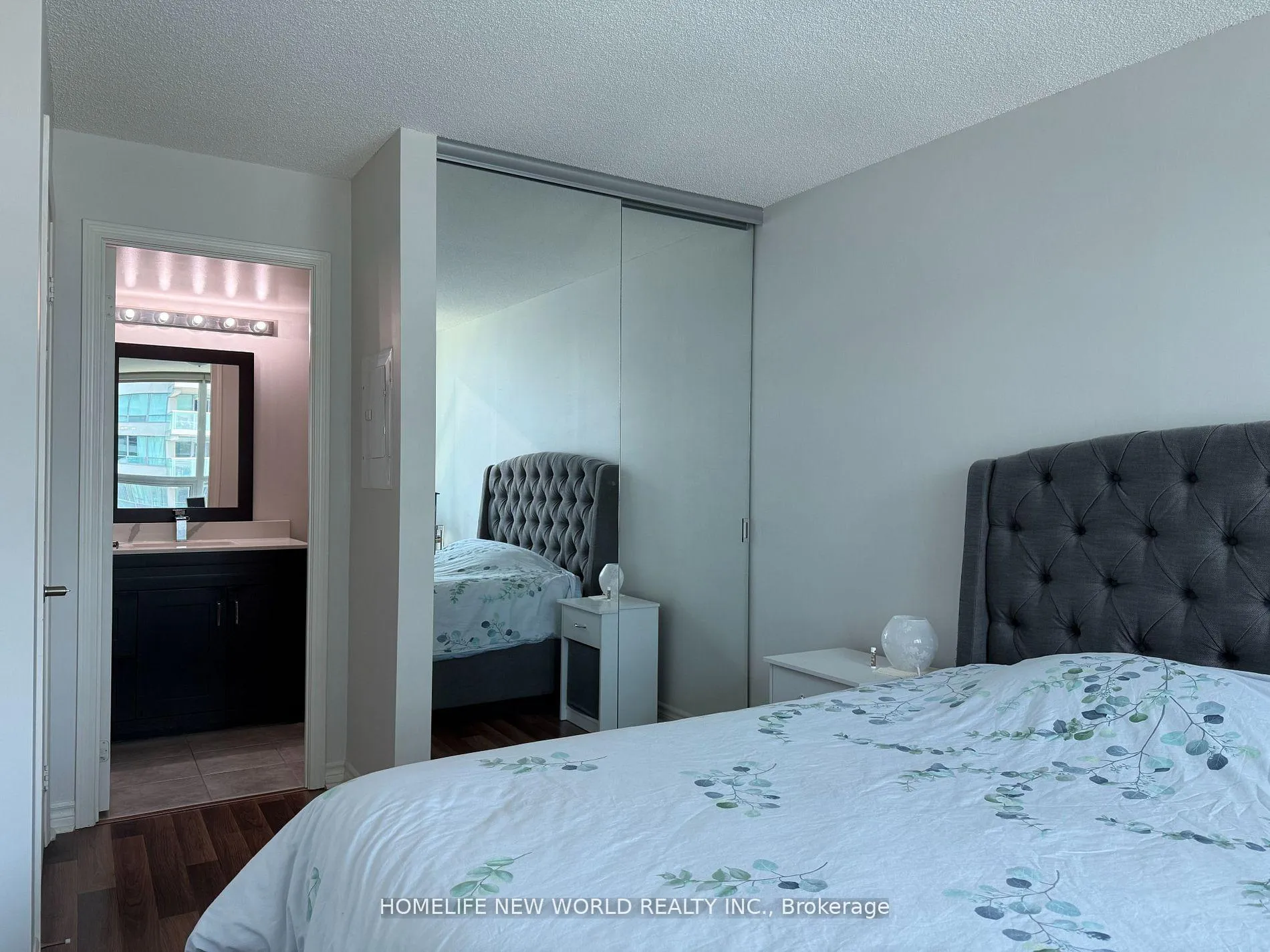 Photo 10 of Unit 2506, 19 Grand Trunk Crescent, Toronto, Waterfront Communities — HOMEH