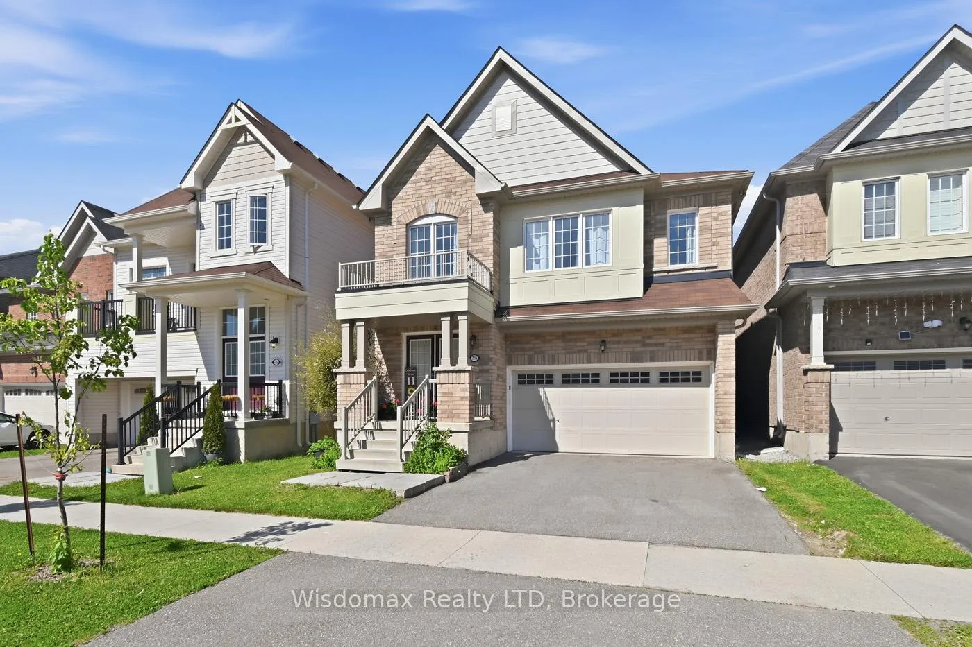 Photo 2 of 7719 Tupelo Crescent, Niagara Falls, Brown — HOMEH