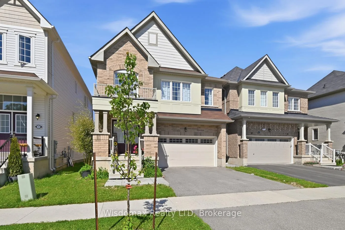 Photo 3 of 7719 Tupelo Crescent, Niagara Falls, Brown — HOMEH