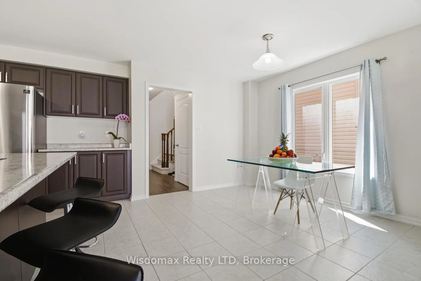 Photo 9 of 7719 Tupelo Crescent, Niagara Falls, Brown — HOMEH