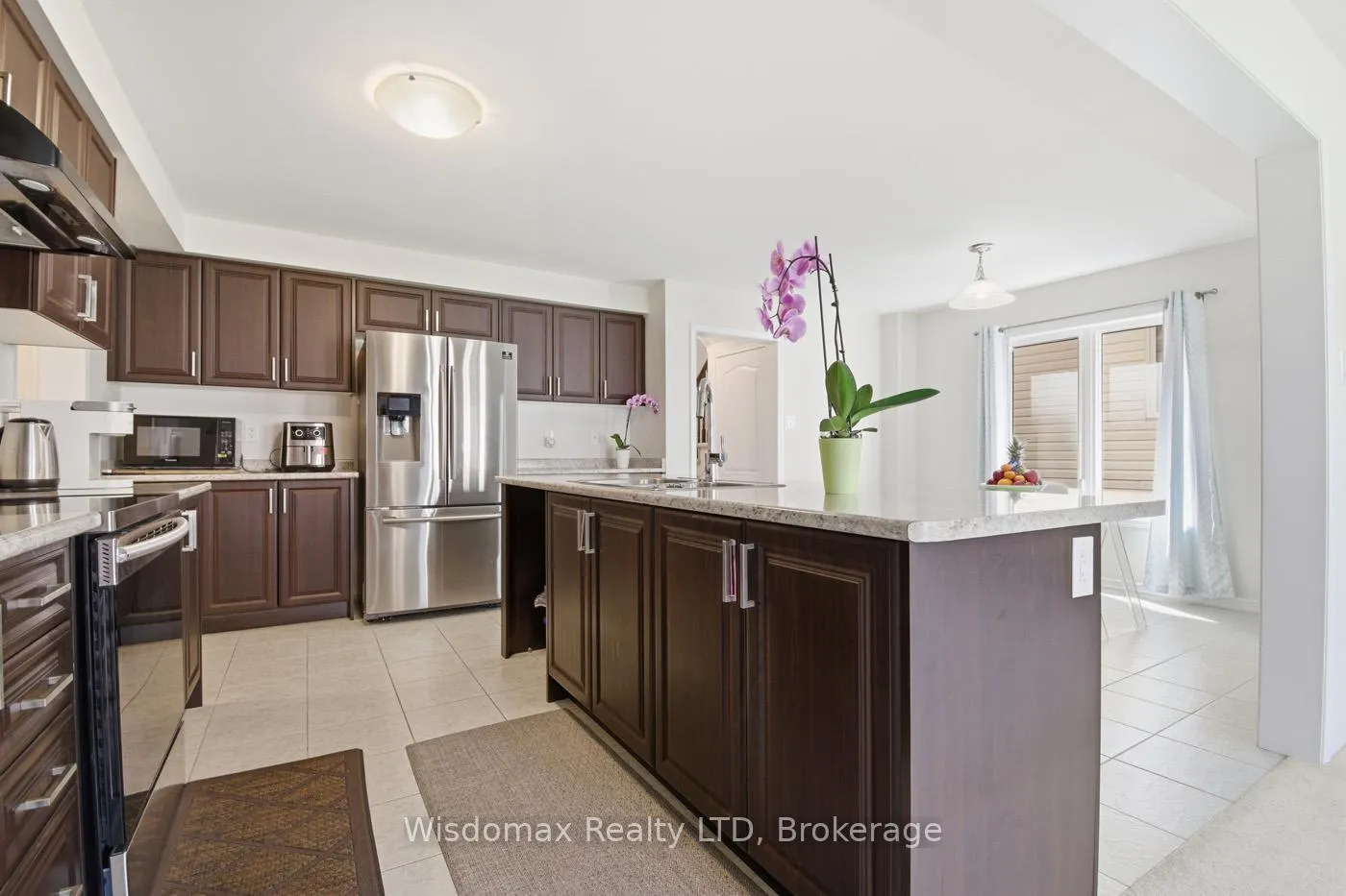 Photo 10 of 7719 Tupelo Crescent, Niagara Falls, Brown — HOMEH