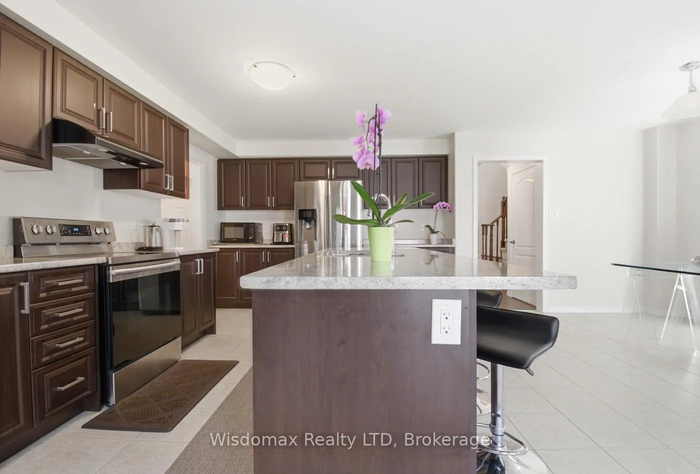 Photo 11 of 7719 Tupelo Crescent, Niagara Falls, Brown — HOMEH