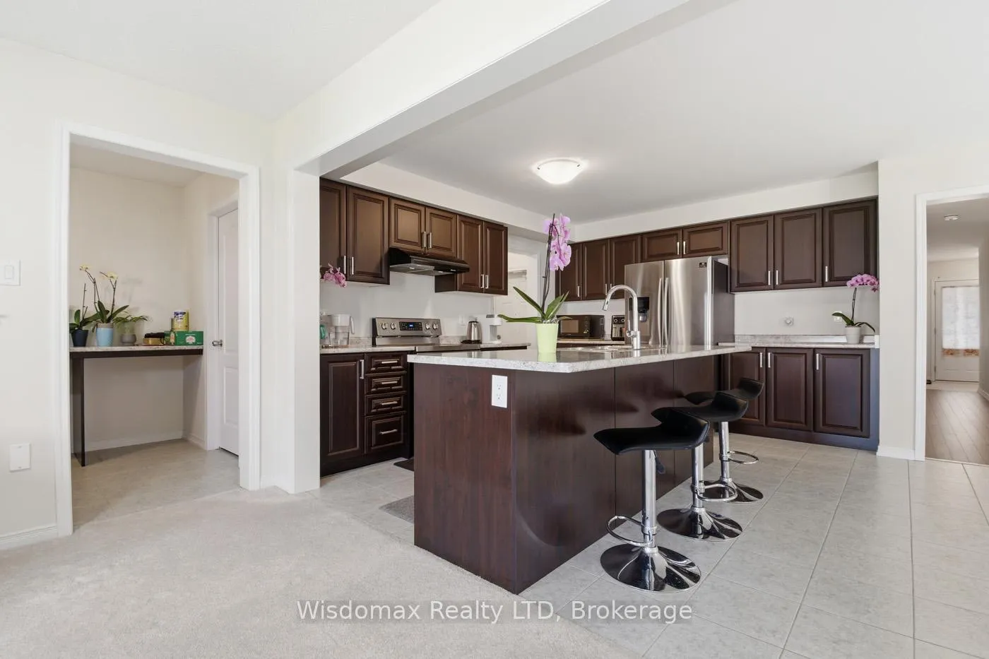Photo 12 of 7719 Tupelo Crescent, Niagara Falls, Brown — HOMEH