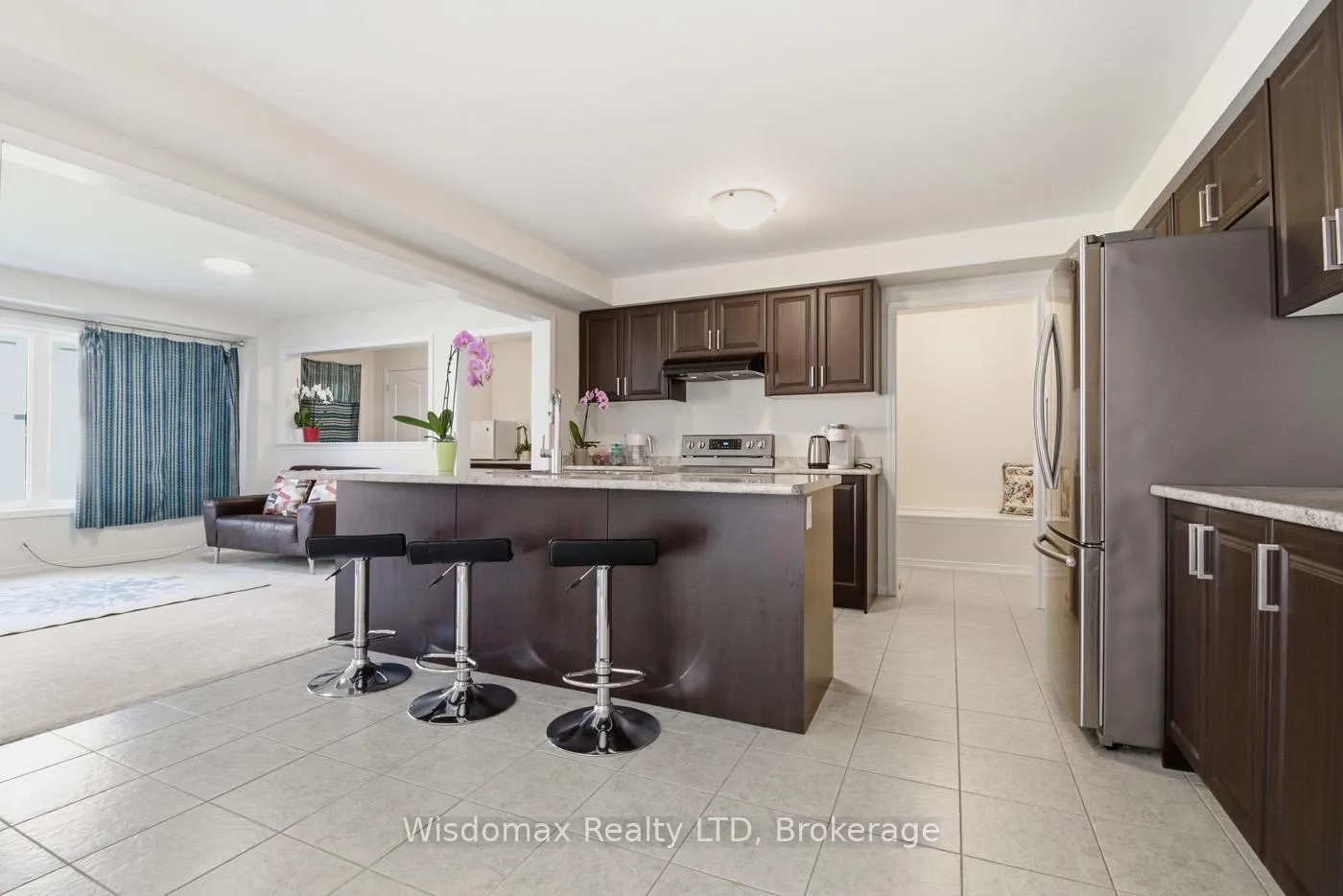 Photo 13 of 7719 Tupelo Crescent, Niagara Falls, Brown — HOMEH
