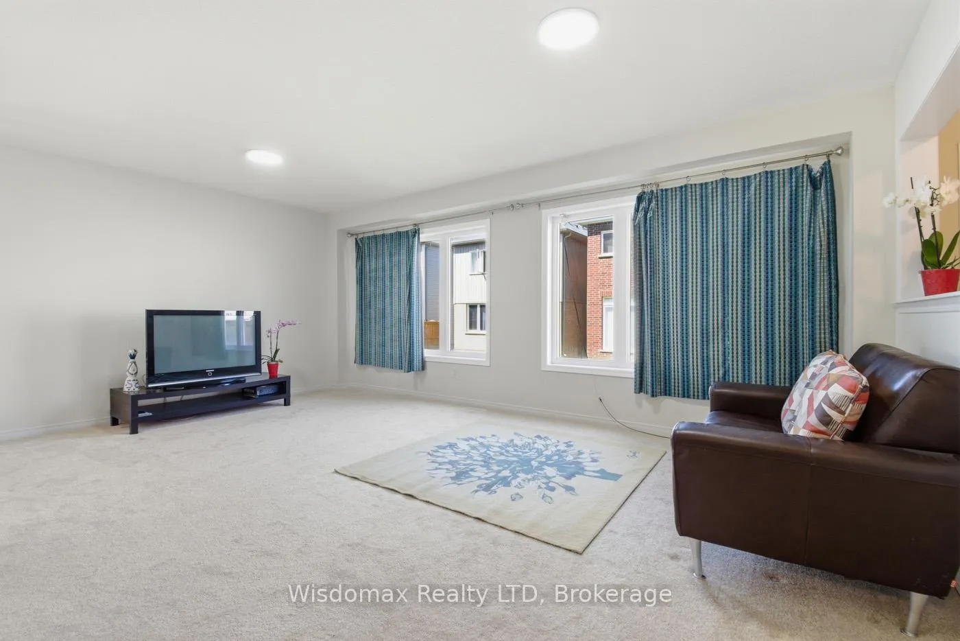 Photo 16 of 7719 Tupelo Crescent, Niagara Falls, Brown — HOMEH