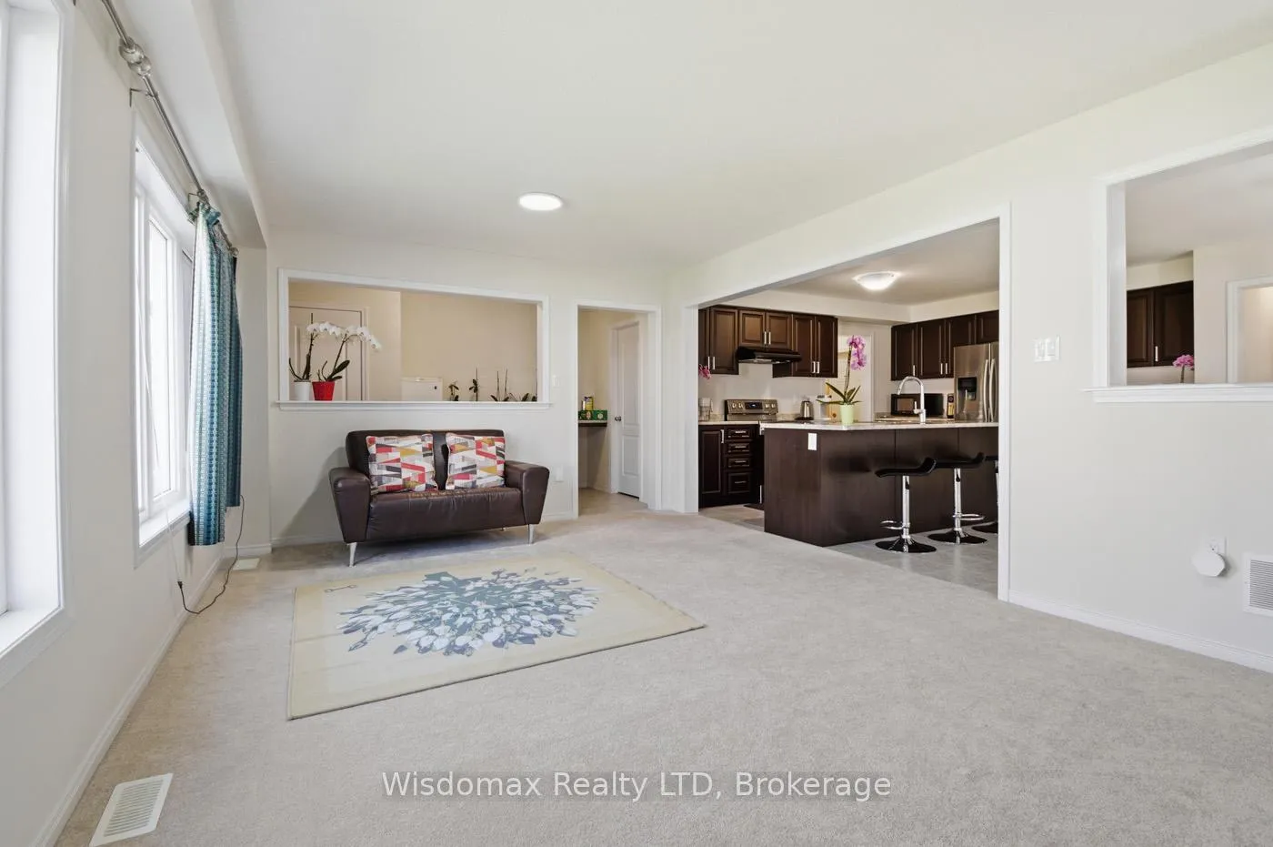 Photo 17 of 7719 Tupelo Crescent, Niagara Falls, Brown — HOMEH