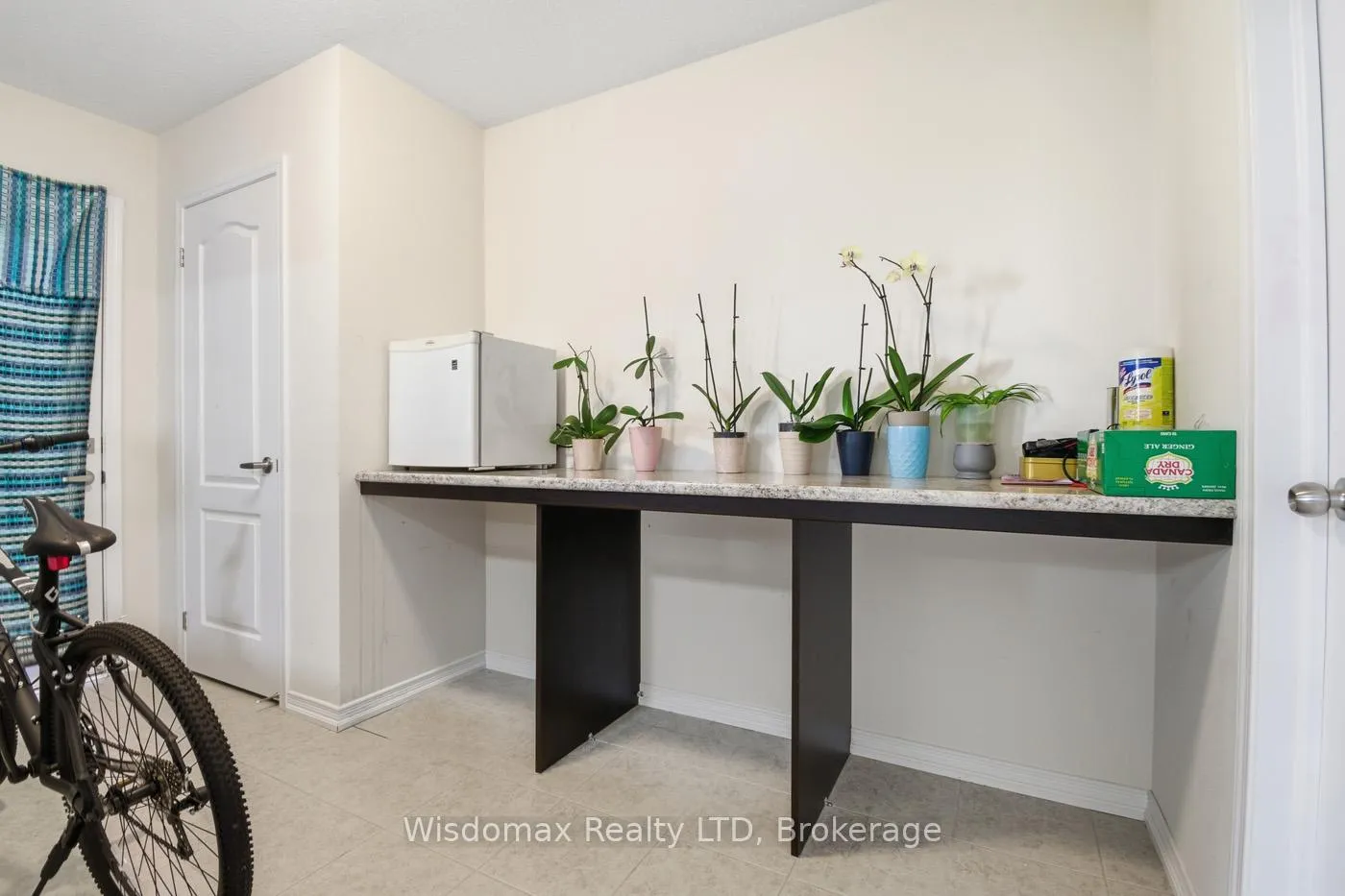 Photo 19 of 7719 Tupelo Crescent, Niagara Falls, Brown — HOMEH