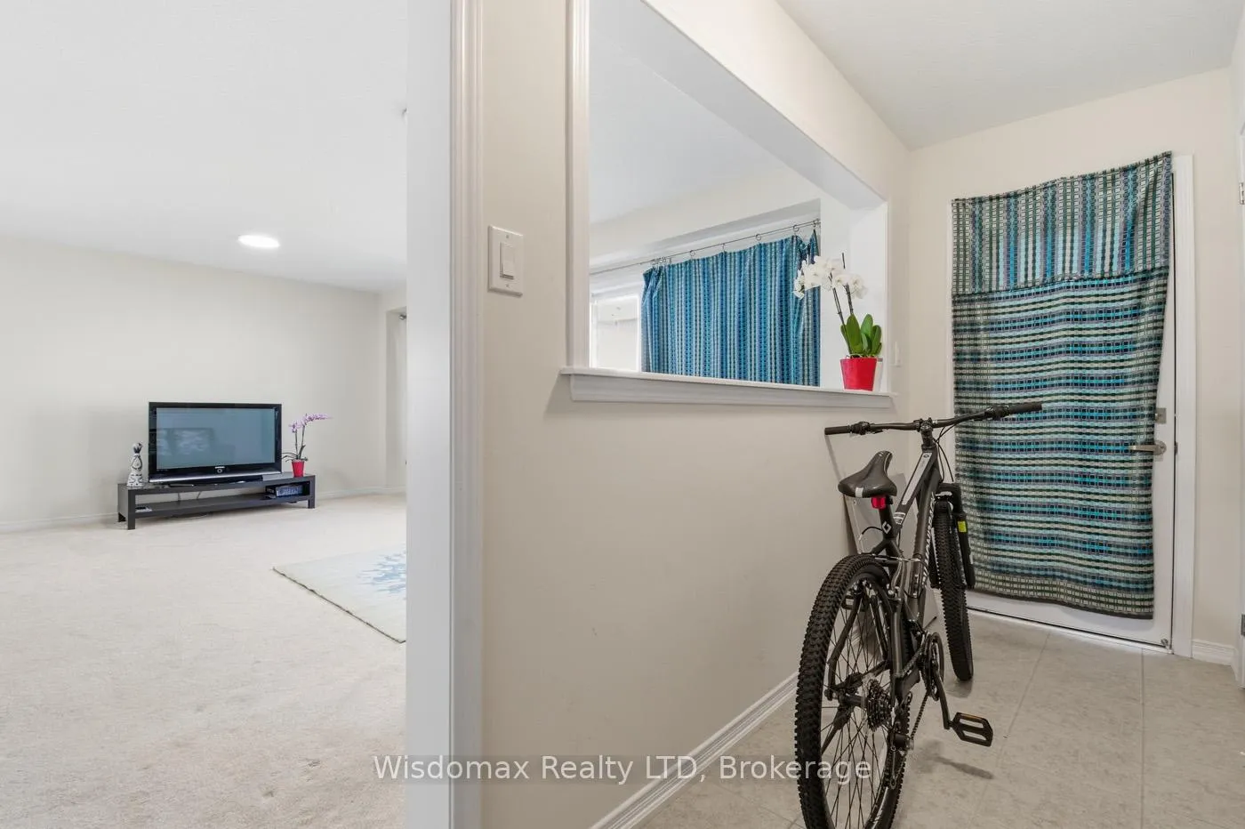 Photo 20 of 7719 Tupelo Crescent, Niagara Falls, Brown — HOMEH