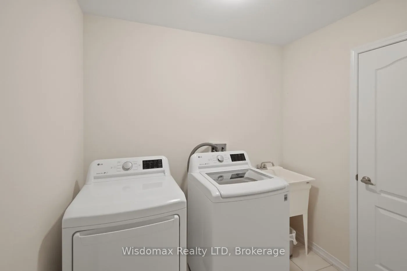 Photo 26 of 7719 Tupelo Crescent, Niagara Falls, Brown — HOMEH