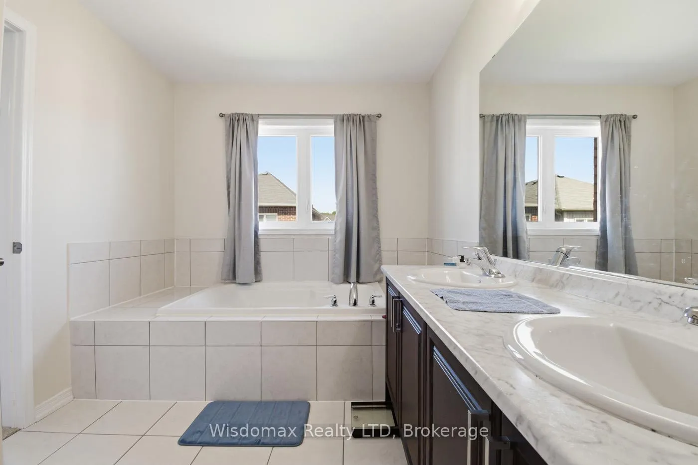 Photo 32 of 7719 Tupelo Crescent, Niagara Falls, Brown — HOMEH