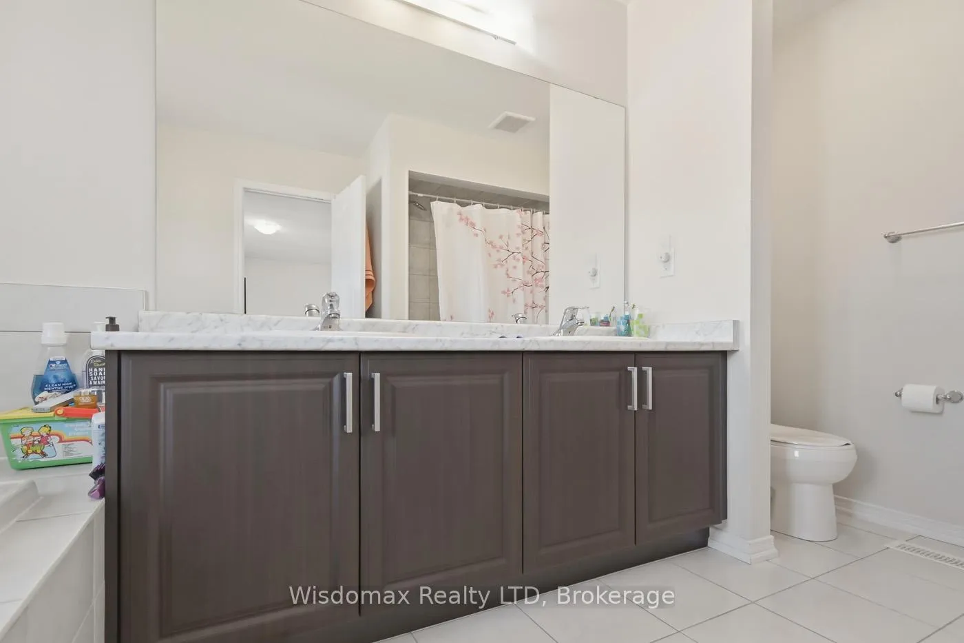 Photo 33 of 7719 Tupelo Crescent, Niagara Falls, Brown — HOMEH