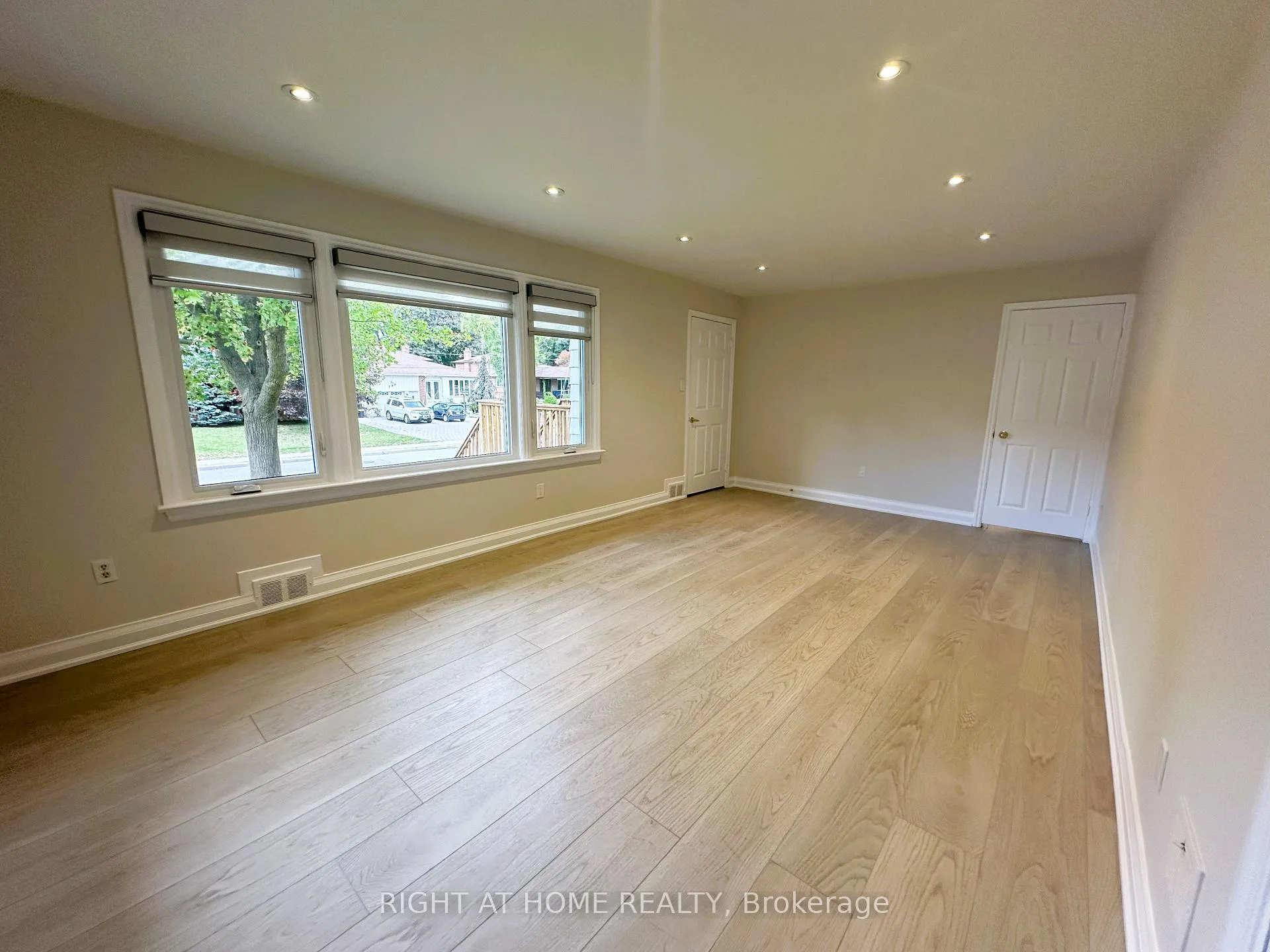 Photo 10 of 782 Gorham Street, Newmarket, Gorham-College Manor — HOMEH