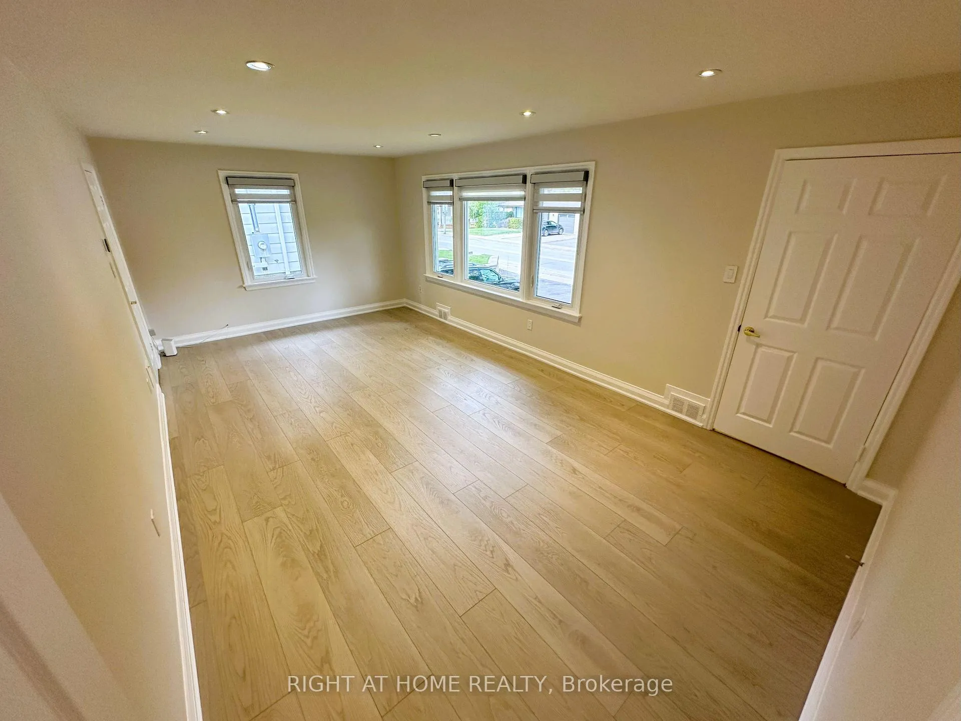 Photo 12 of 782 Gorham Street, Newmarket, Gorham-College Manor — HOMEH