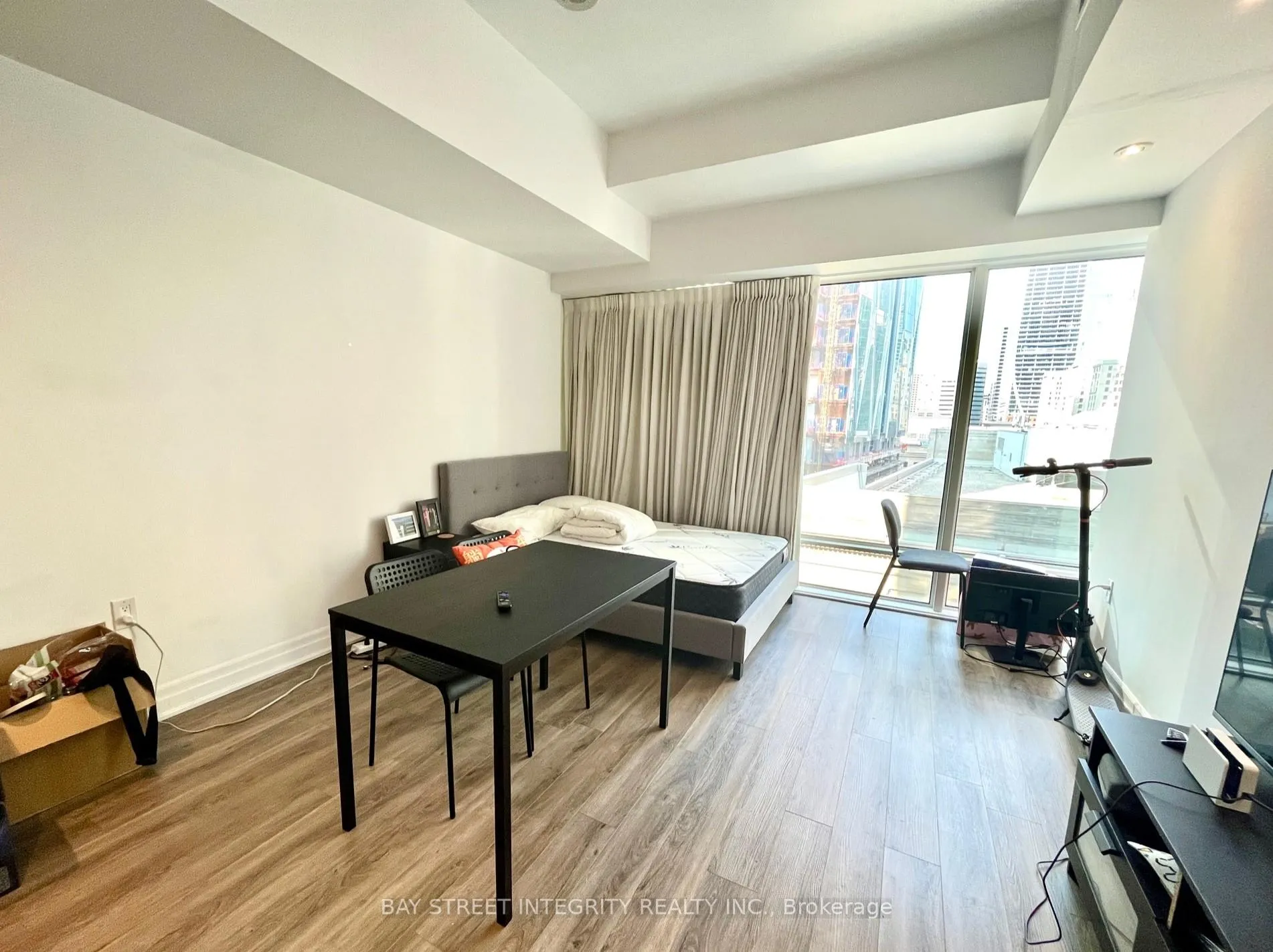 Photo 6 of Unit 1003, 8 The Esplanade Road, Toronto, Waterfront Communities — HOMEH