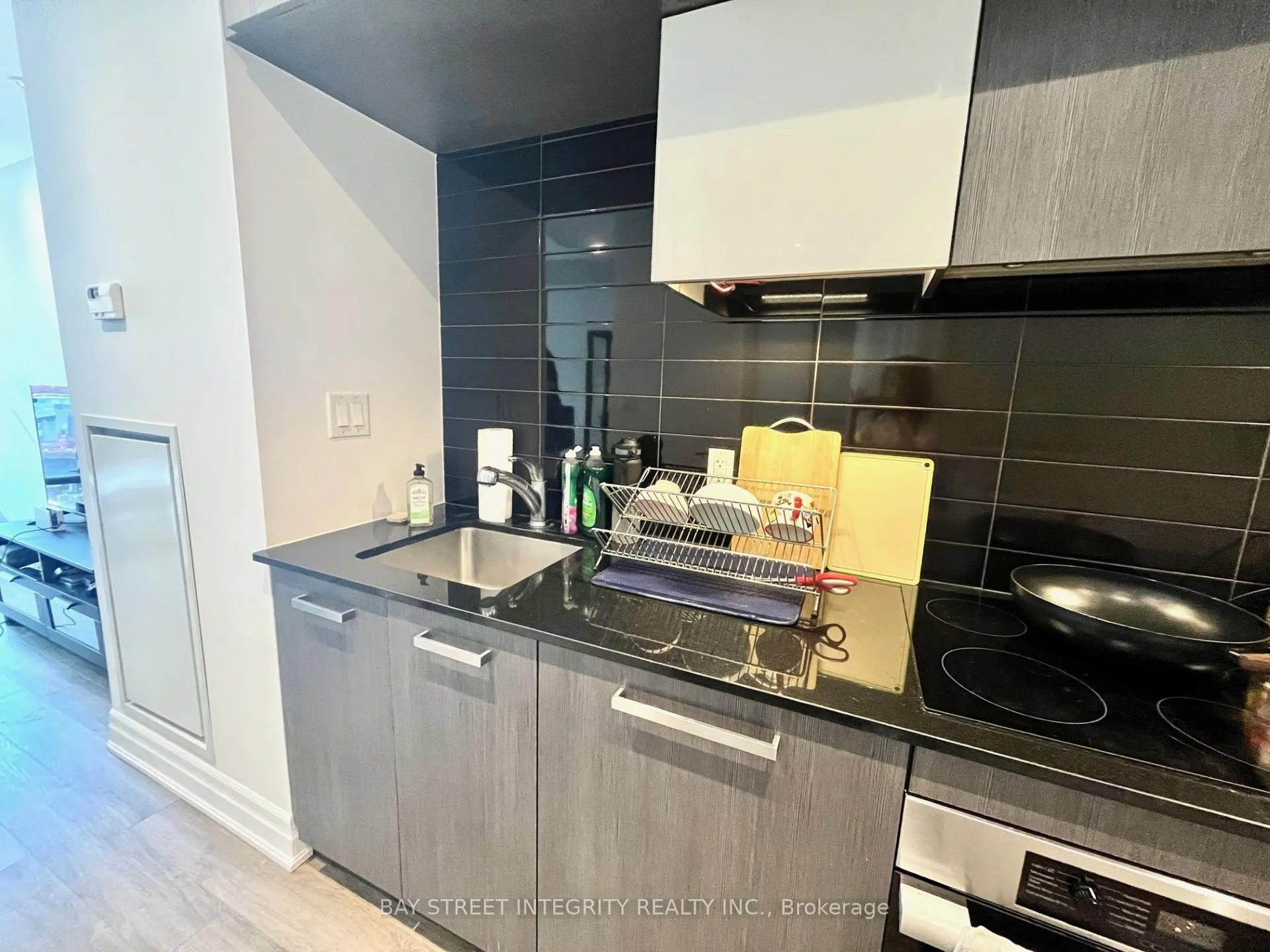 Photo 7 of Unit 1003, 8 The Esplanade Road, Toronto, Waterfront Communities — HOMEH