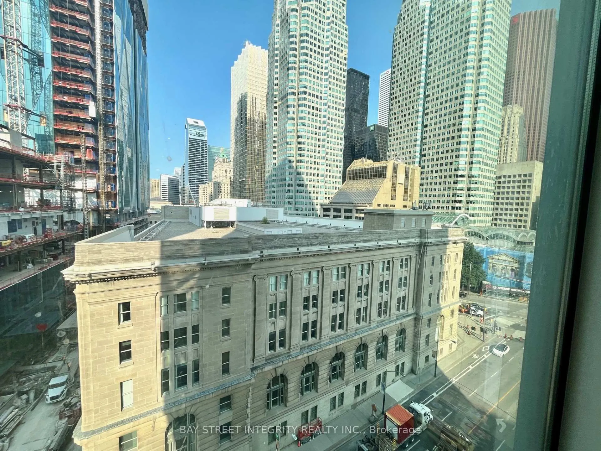Photo 13 of Unit 1003, 8 The Esplanade Road, Toronto, Waterfront Communities — HOMEH