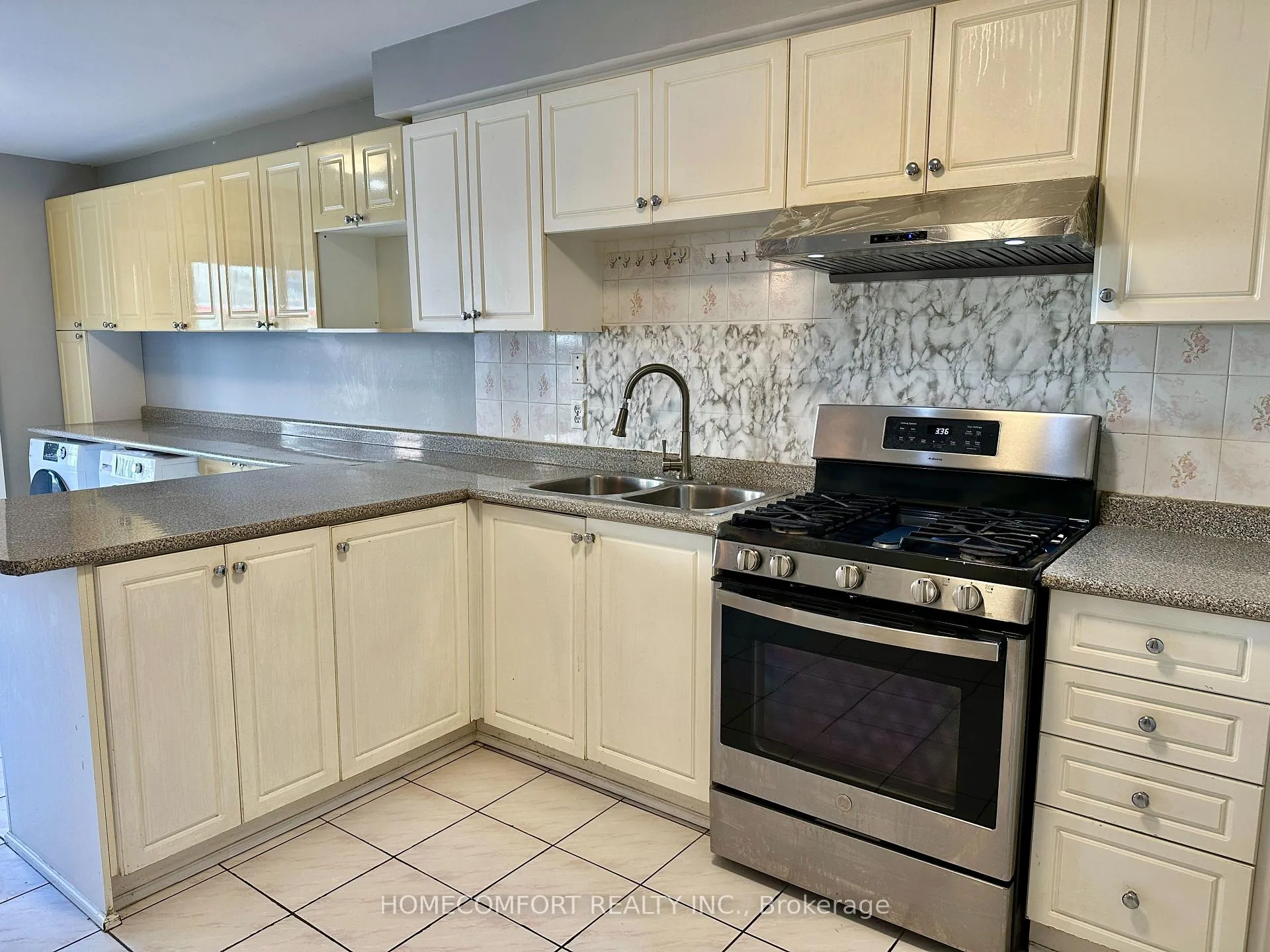 Photo 9 of Unit Main FL, 29 Sophia Road, Markham, Middlefield — HOMEH