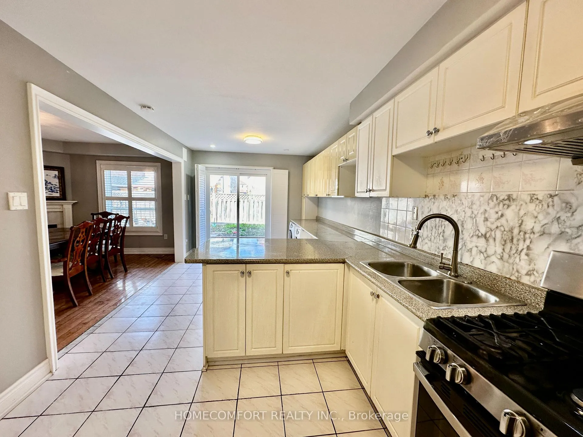 Photo 11 of Unit Main FL, 29 Sophia Road, Markham, Middlefield — HOMEH