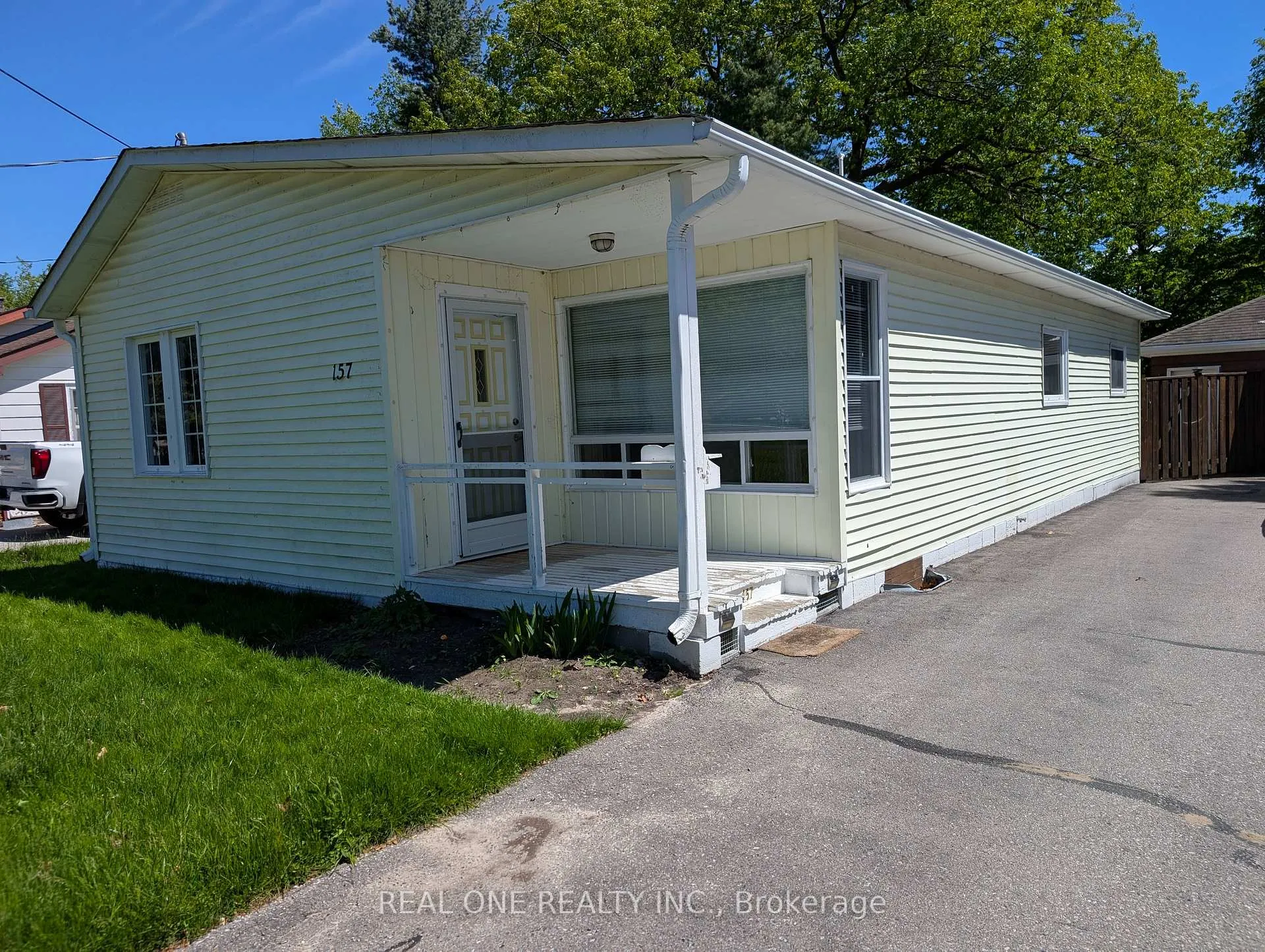 Photo 2 of 157 Bessborough Drive, Georgina, Keswick South — HOMEH