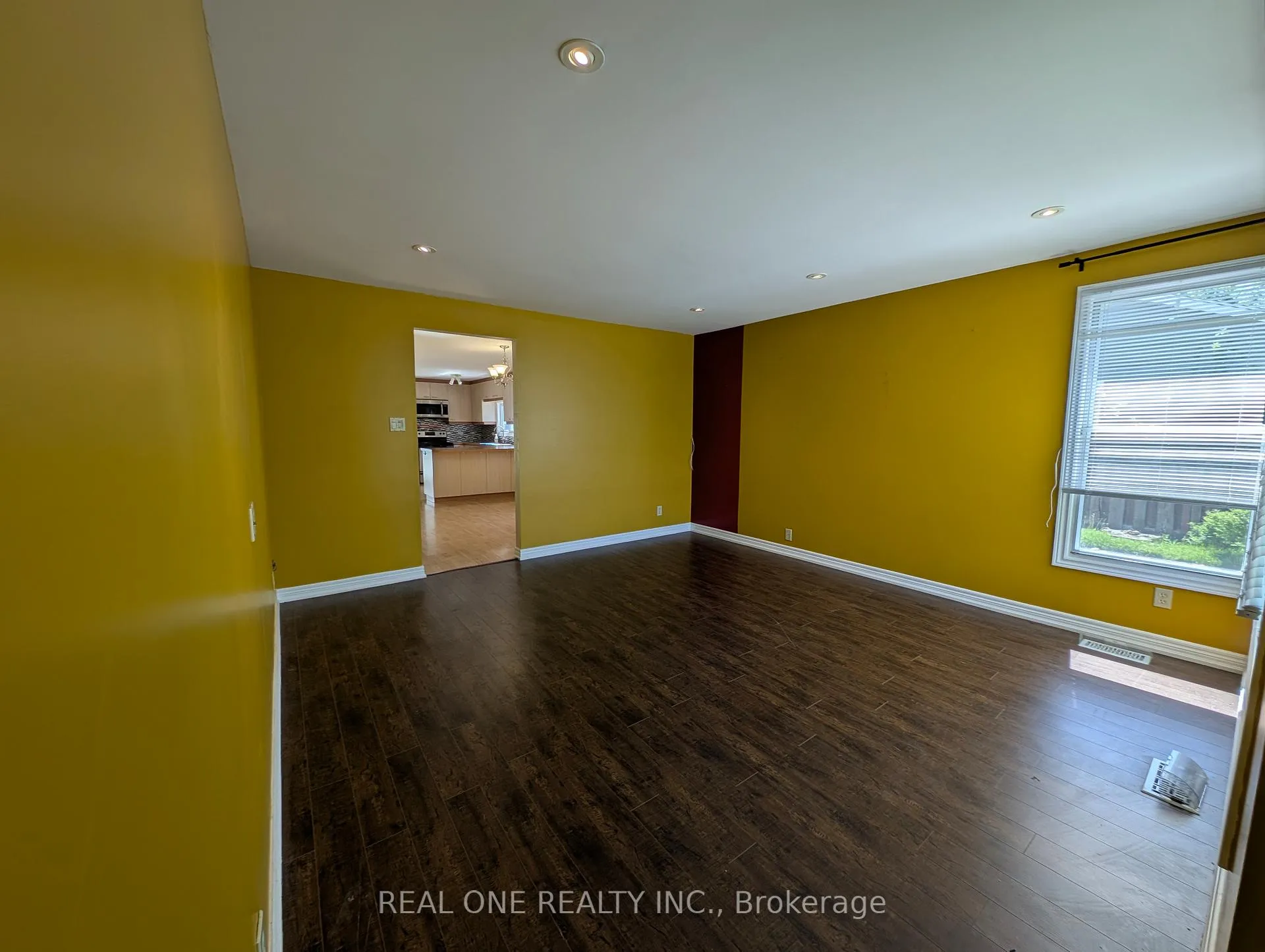 Photo 12 of 157 Bessborough Drive, Georgina, Keswick South — HOMEH