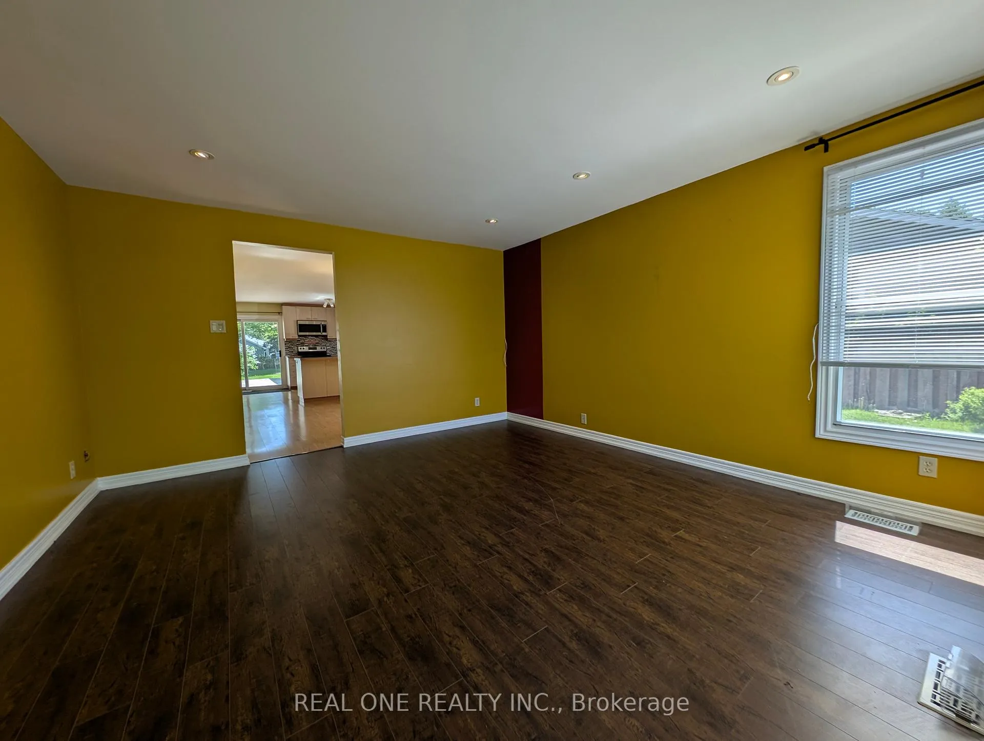Photo 13 of 157 Bessborough Drive, Georgina, Keswick South — HOMEH