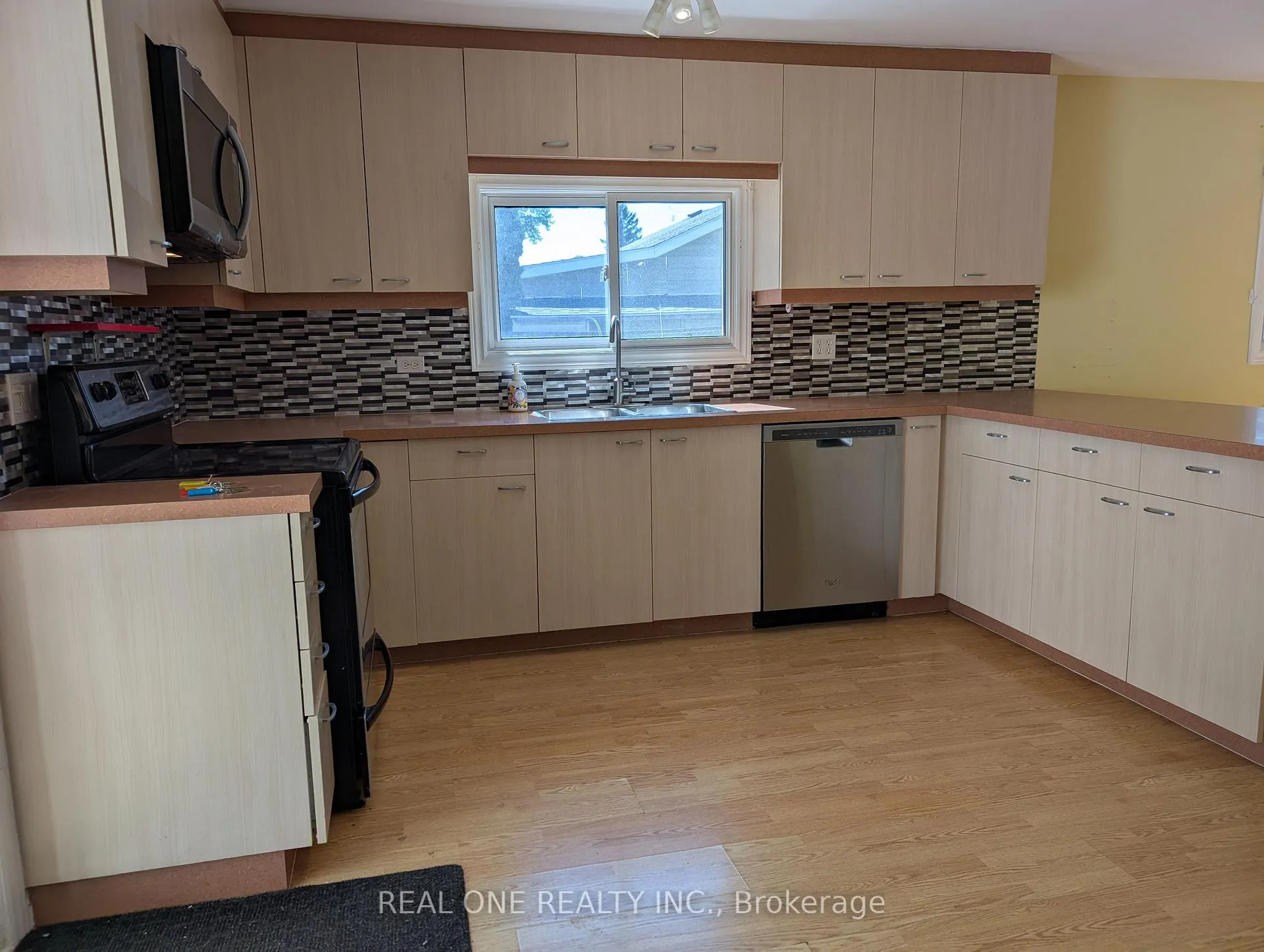 Photo 24 of 157 Bessborough Drive, Georgina, Keswick South — HOMEH