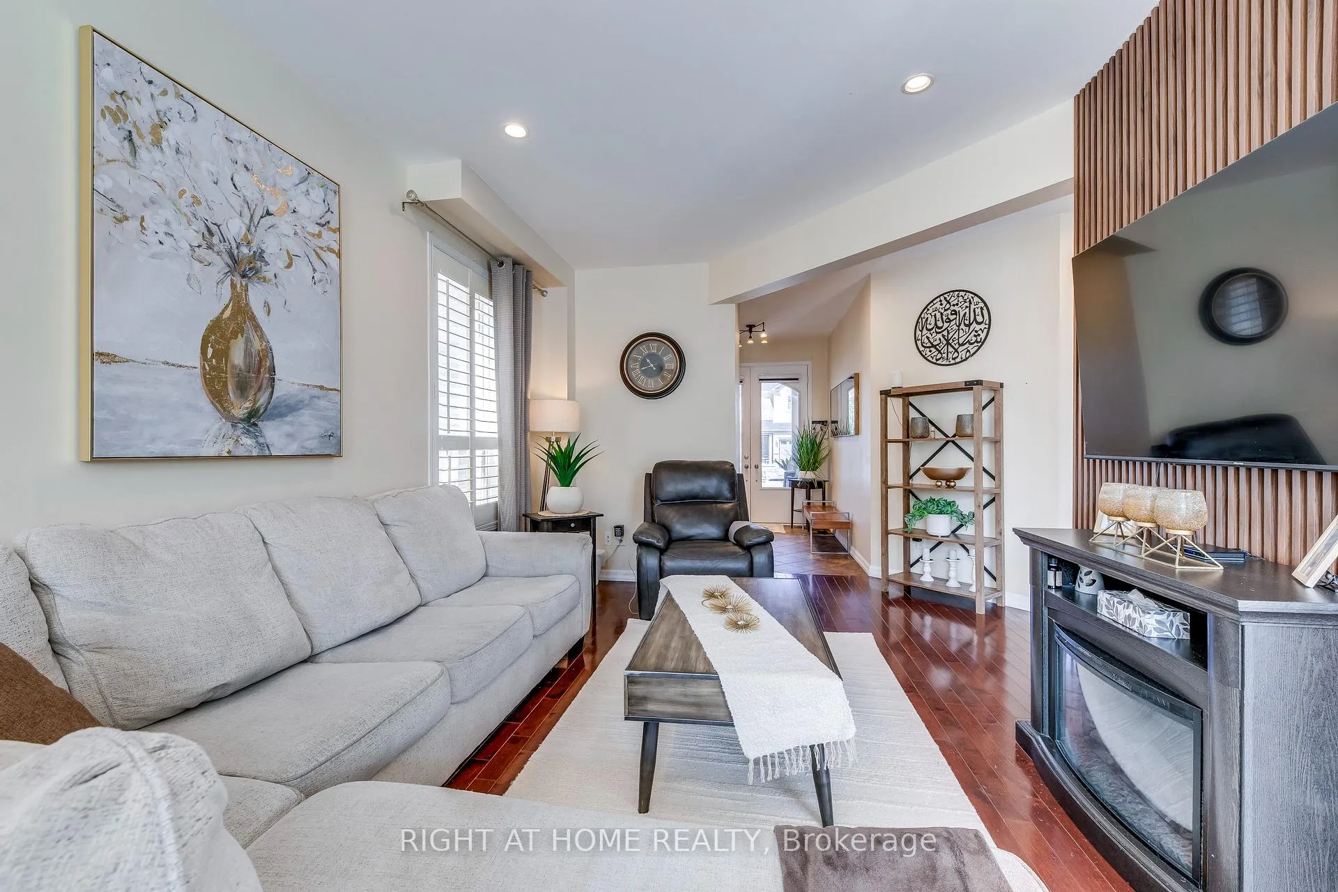Photo 6 of 3048 Jenn Avenue, Burlington, Alton — HOMEH