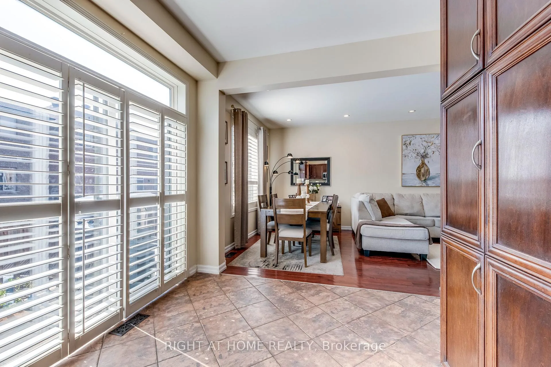 Photo 9 of 3048 Jenn Avenue, Burlington, Alton — HOMEH