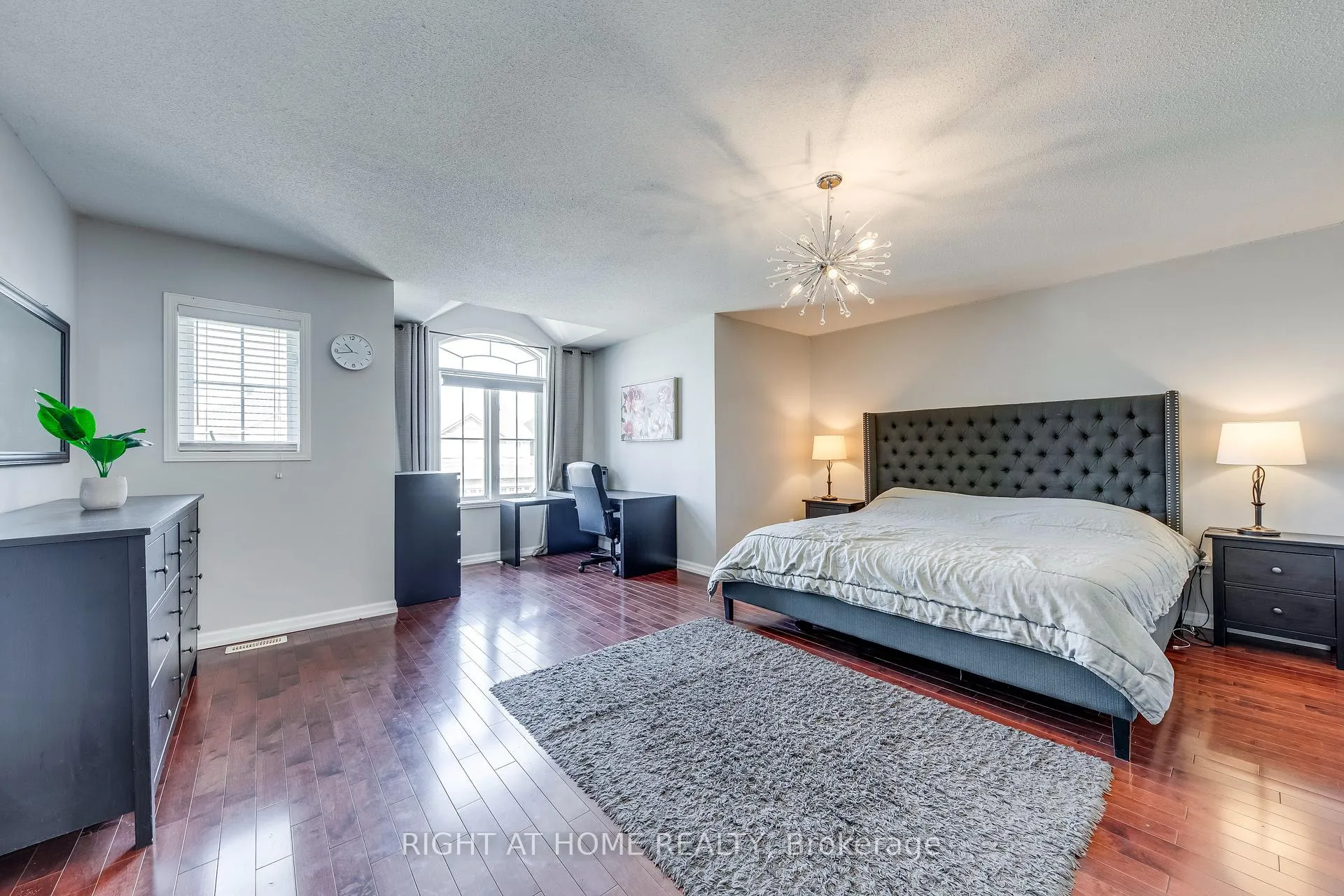 Photo 14 of 3048 Jenn Avenue, Burlington, Alton — HOMEH