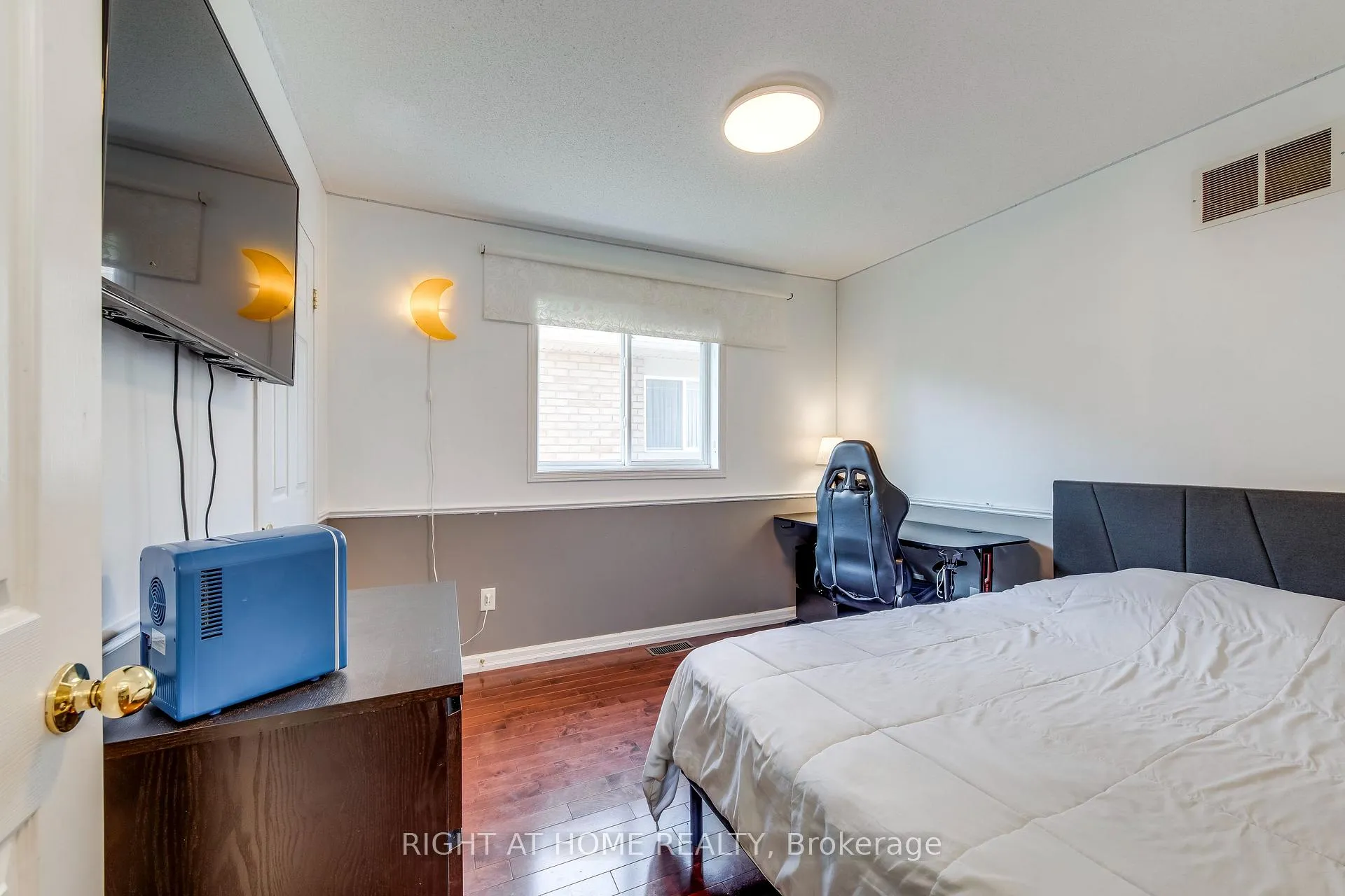 Photo 19 of 3048 Jenn Avenue, Burlington, Alton — HOMEH
