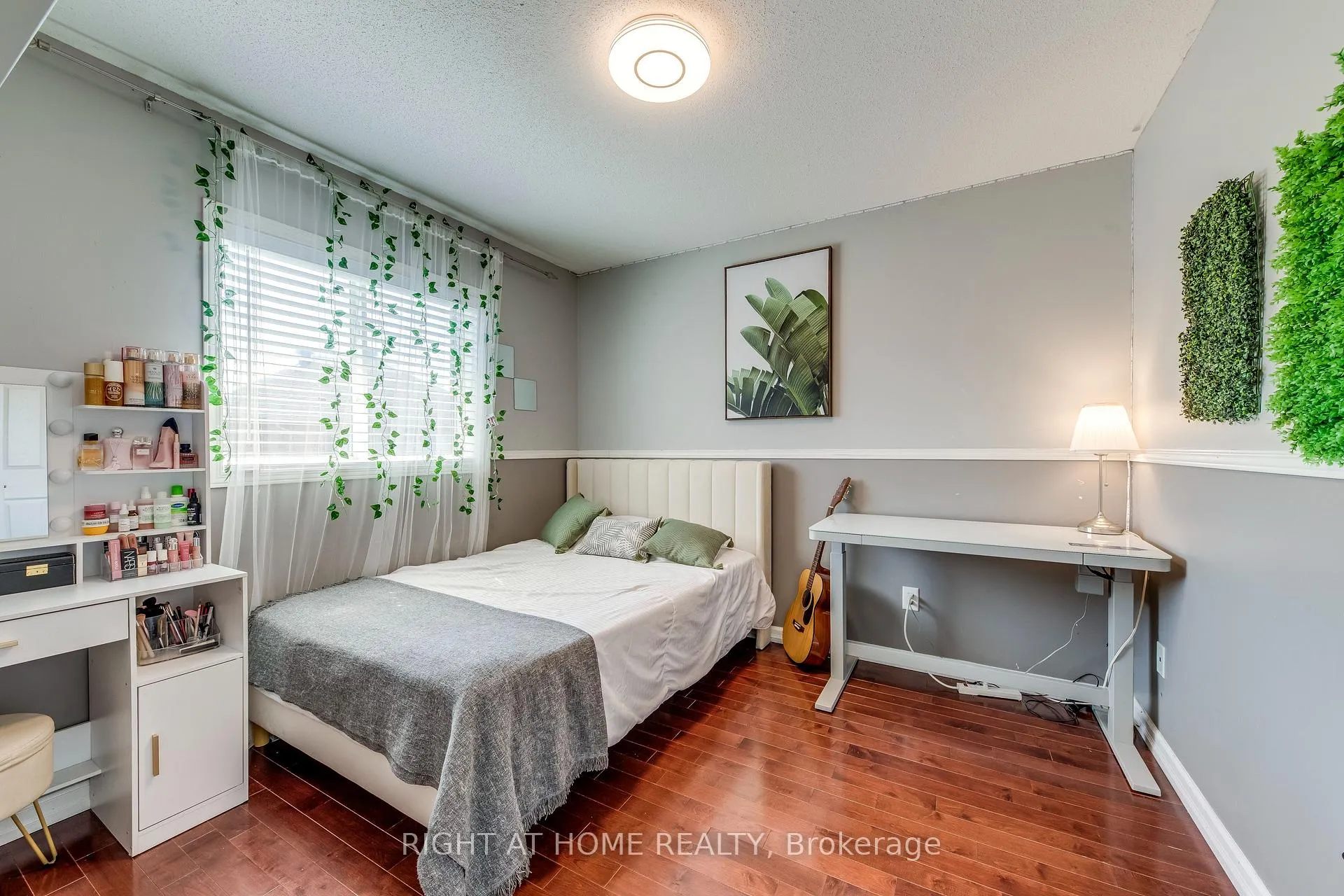 Photo 20 of 3048 Jenn Avenue, Burlington, Alton — HOMEH