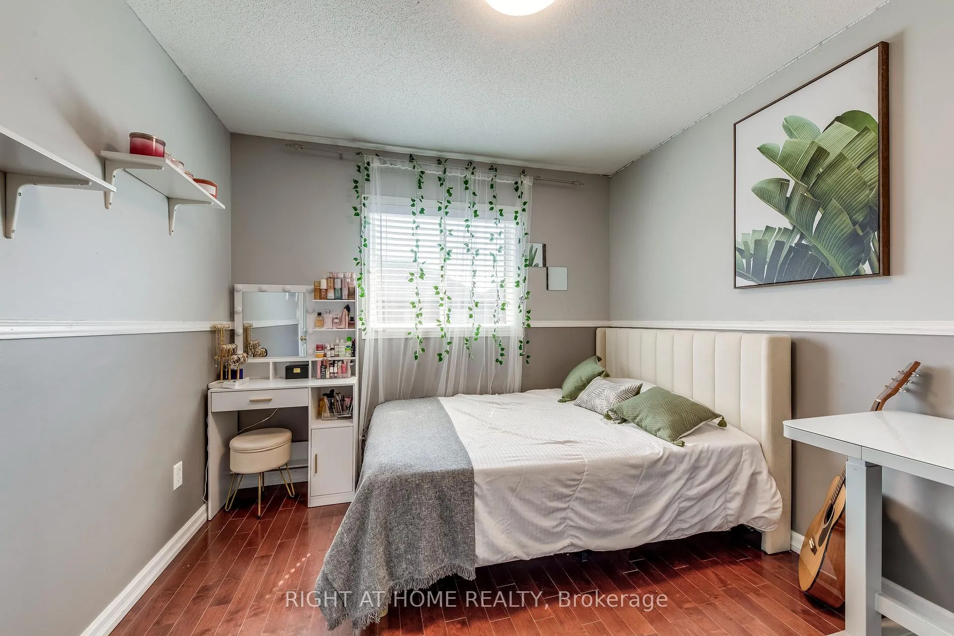Photo 21 of 3048 Jenn Avenue, Burlington, Alton — HOMEH
